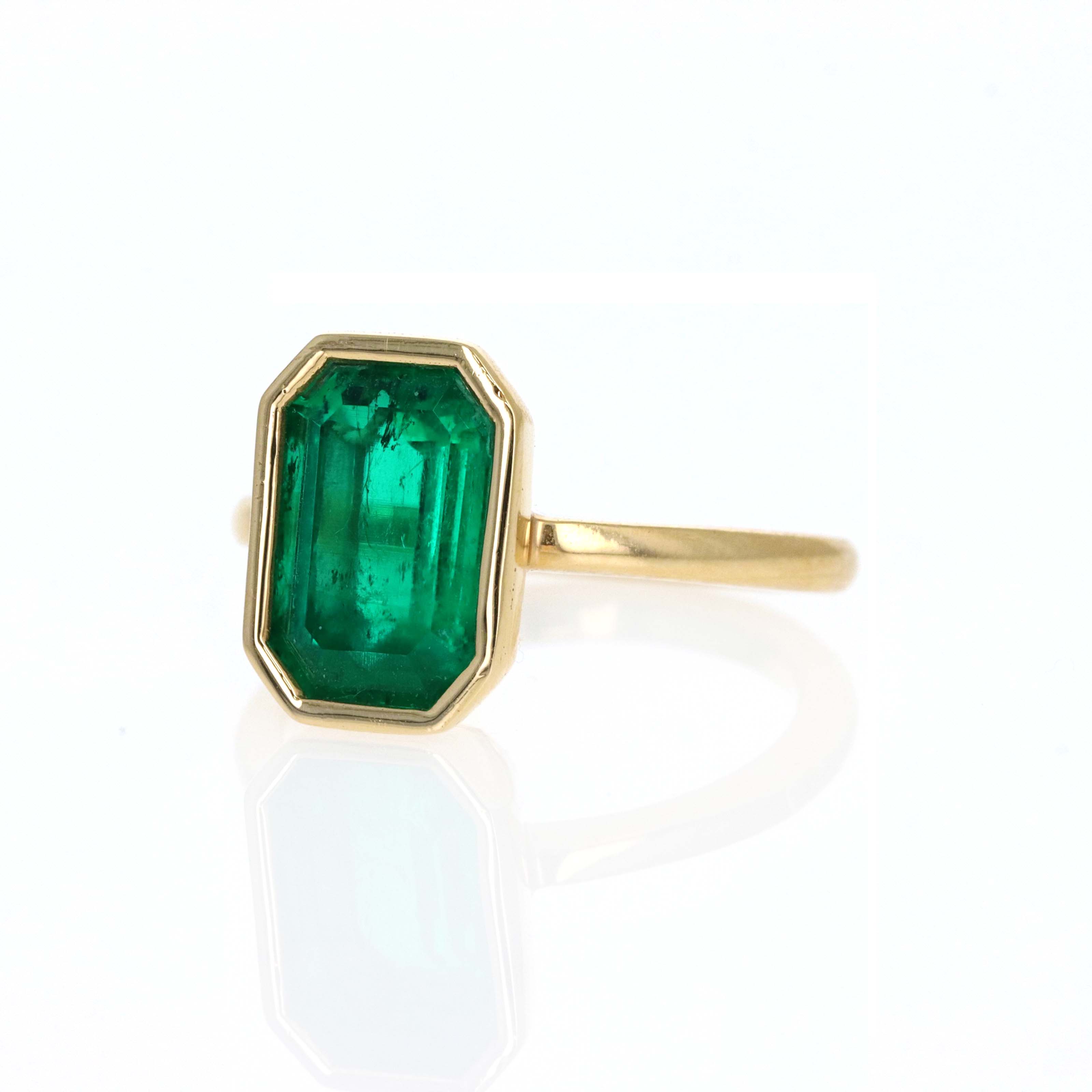 18K Yellow Gold 3.55 Carat Colombian Emerald Bezel Ring - Replica Handbags