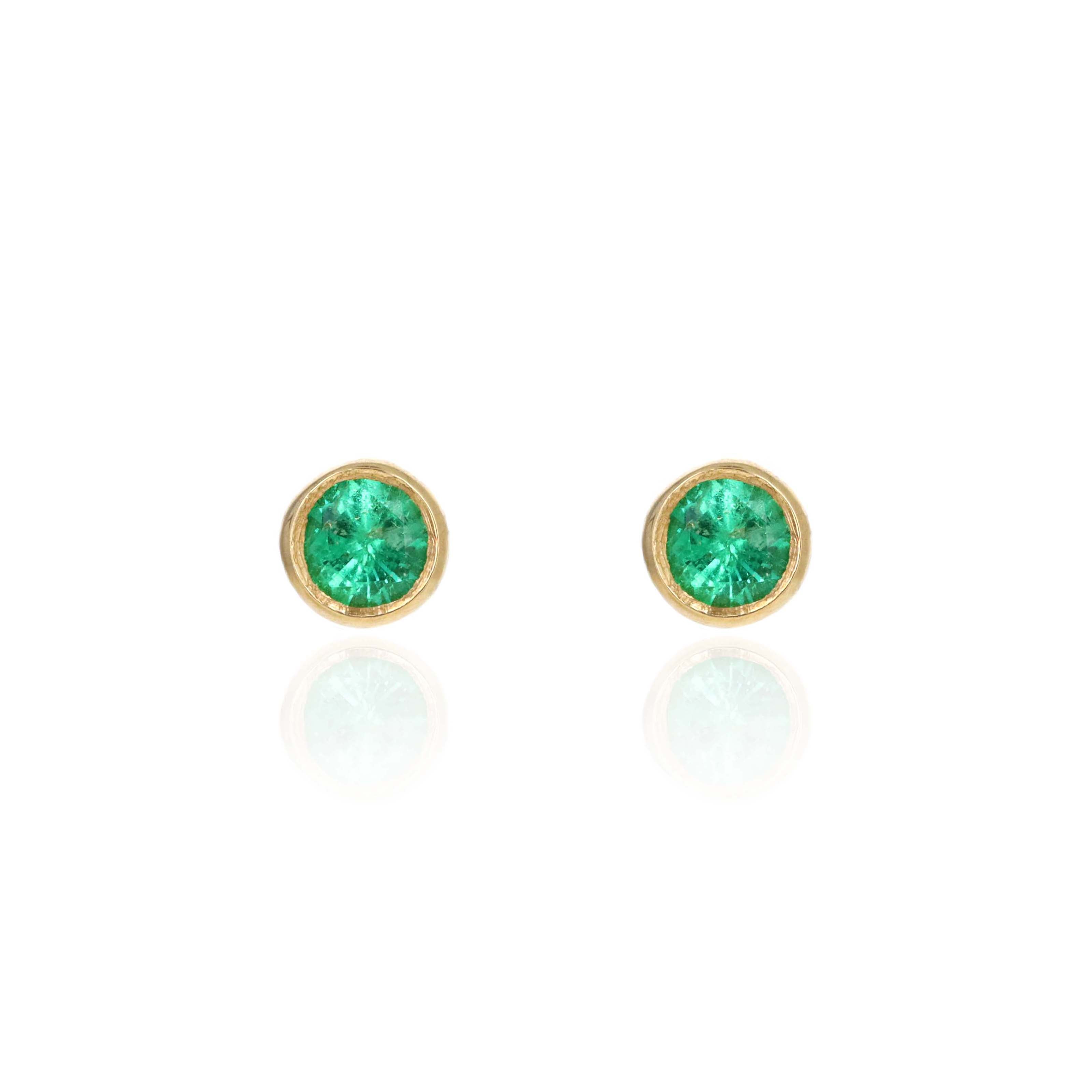18K Yellow Gold 0.40 Carat Emerald Bezel Stud Earrings - Replica Handbags