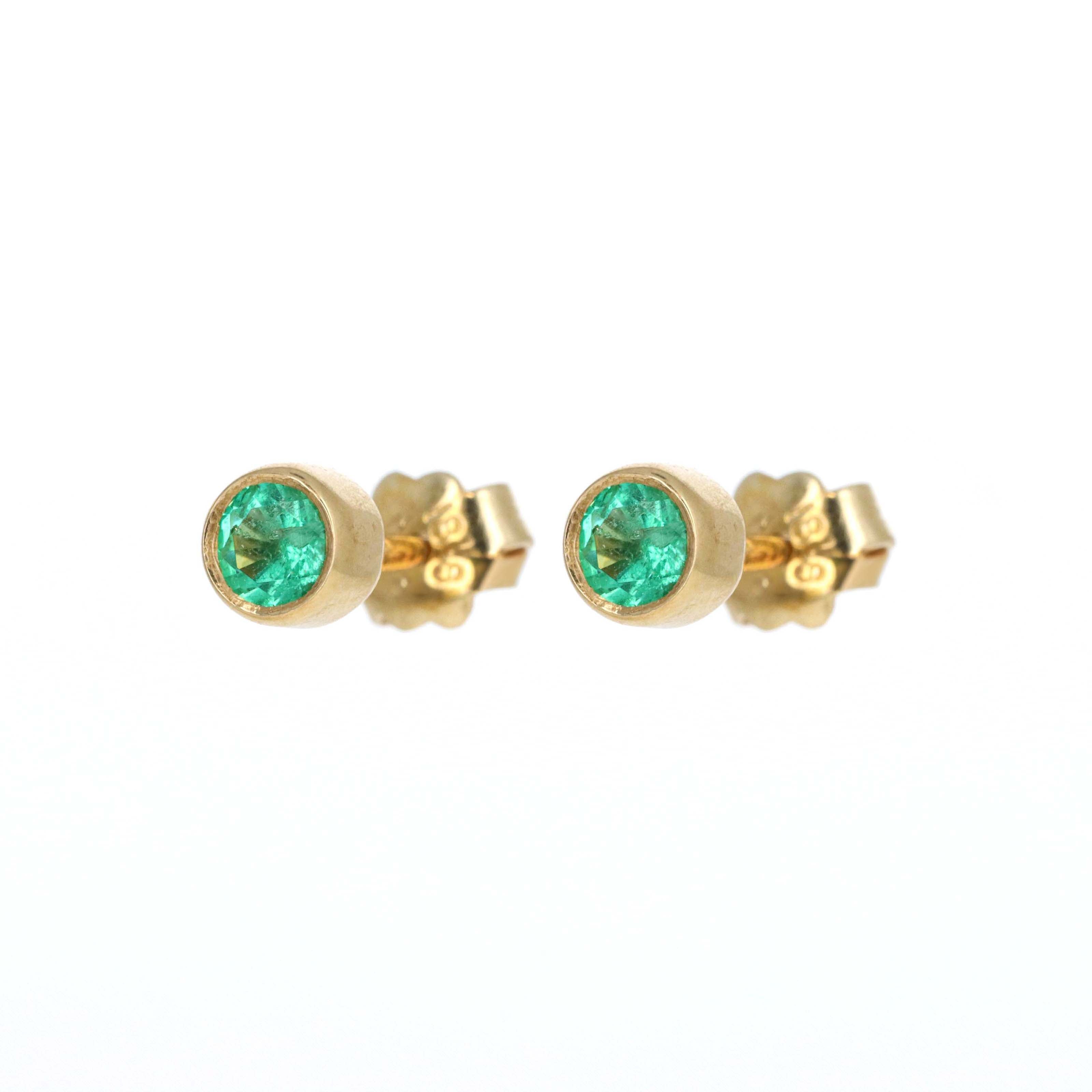 18K Yellow Gold 0.40 Carat Emerald Bezel Stud Earrings -  Replica Handbags 