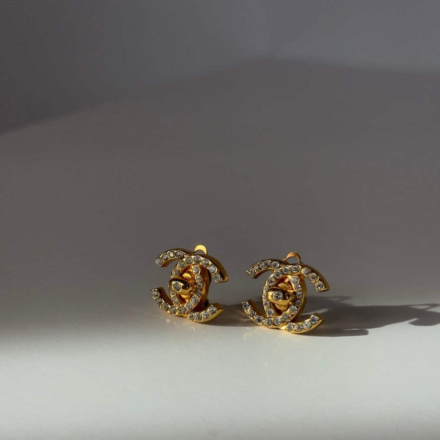 Chanel Rhinestone 1996 Gold Plated CC Turnlock Clip On Earrings -  Replica Handbags 