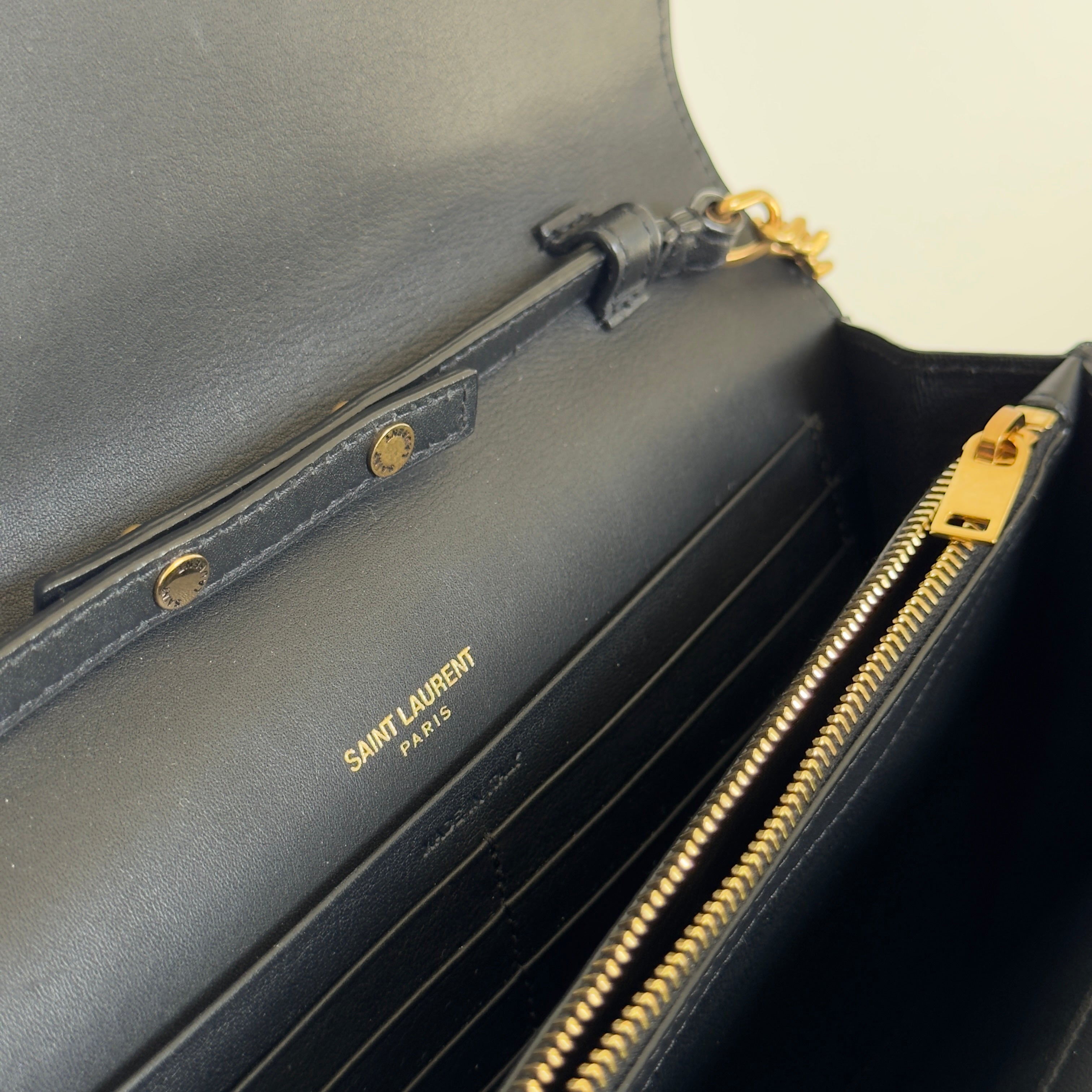 Saint Laurent Polka Dot Kate Wallet On Chain -  Replica Handbags 