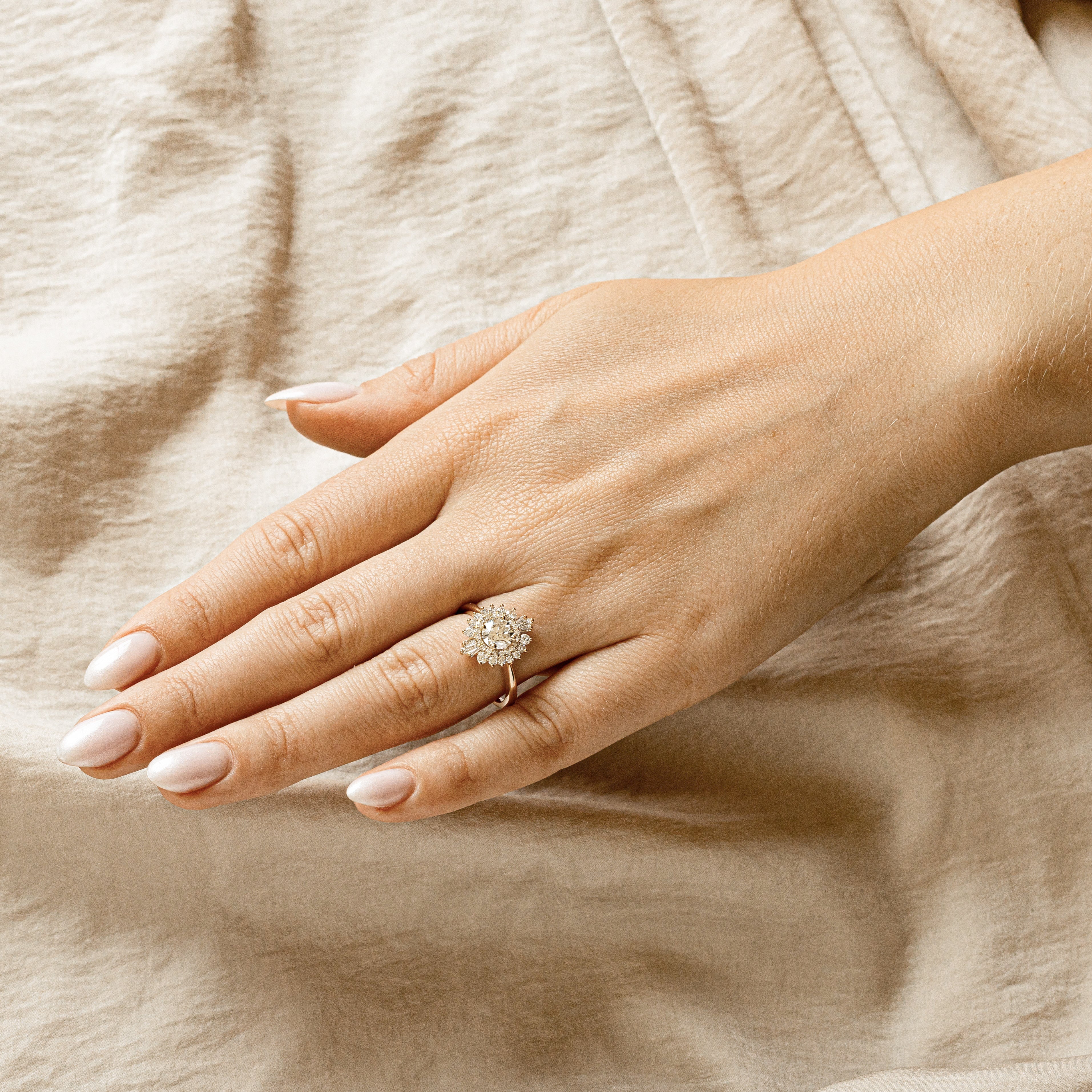 0.95 Carat Round Brilliant Diamond Fan Ballerina Engagement Ring in 14K Yellow Gold GIA Certified - Replica Handbags