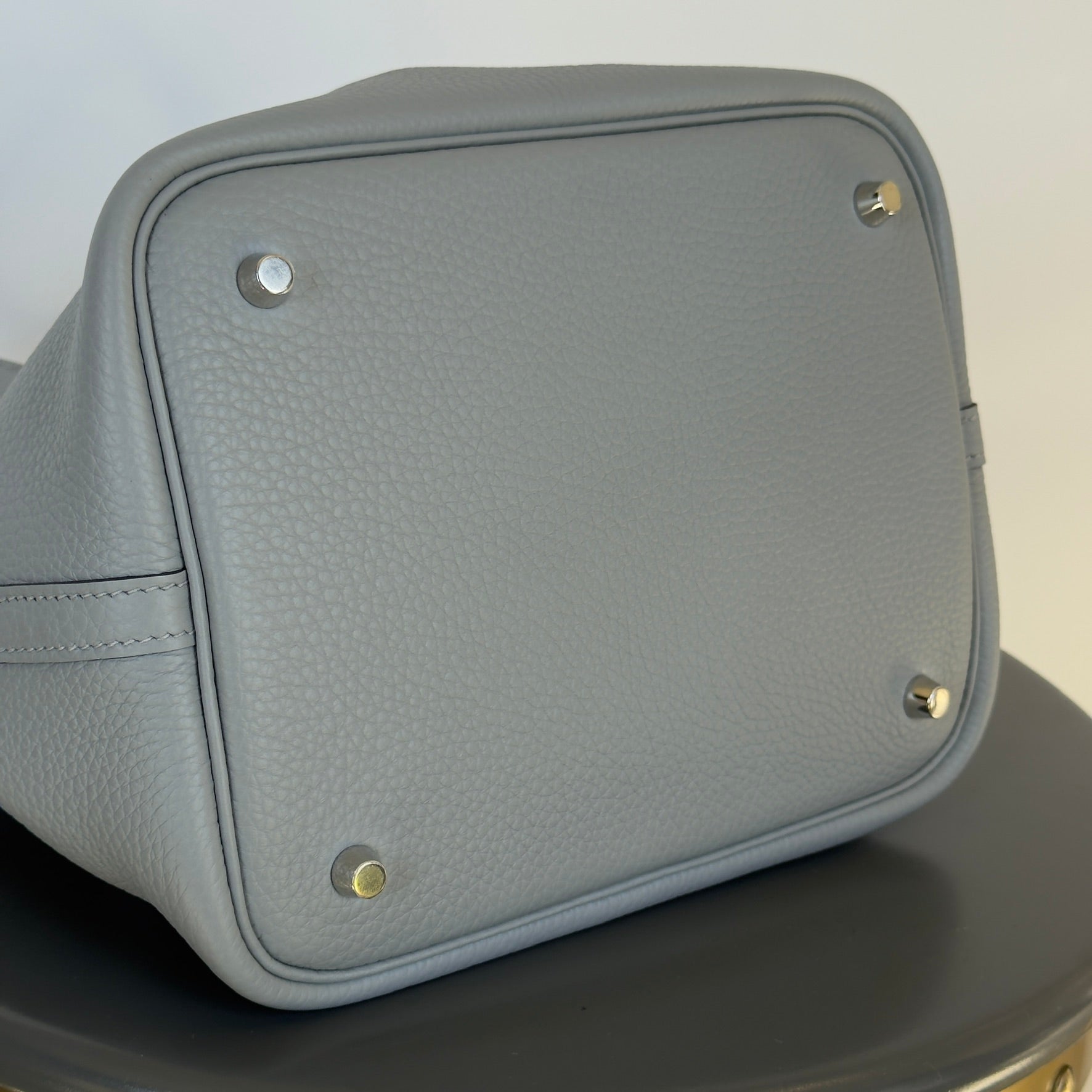 Hermes 2025 Clemence Picotin Lock 22 Gris Pantin -  Replica Handbags 