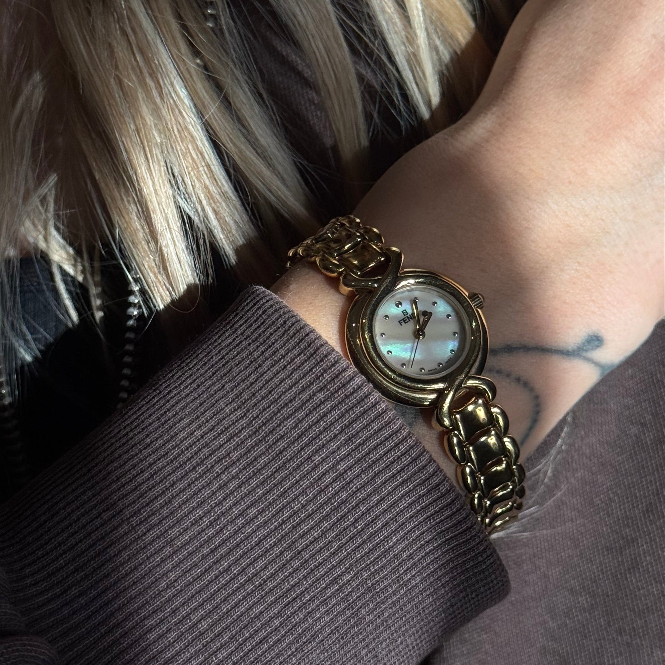 Fendi 700L Mother of Pearl Dial Ladies Watch - Replica Handbags