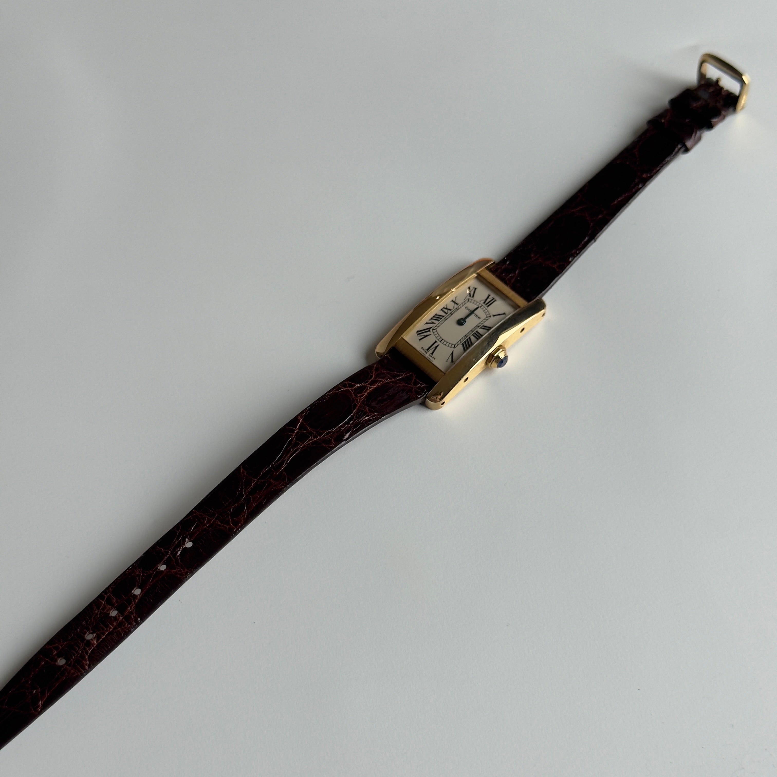 Cartier Tank Américaine 18K Yellow Gold Model 2482 White Roman Numeral Dial Quartz With Box and Papers - Replica Handbags