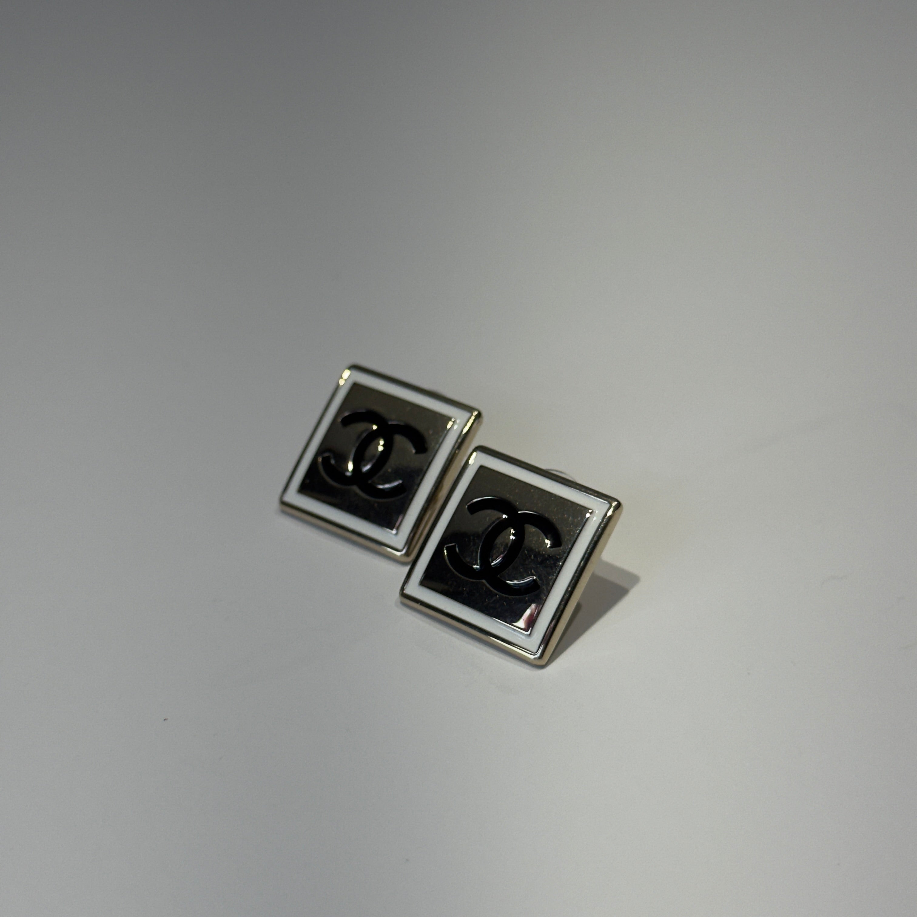 Chanel B21 Square White Enamel CC Earrings - Replica Handbags