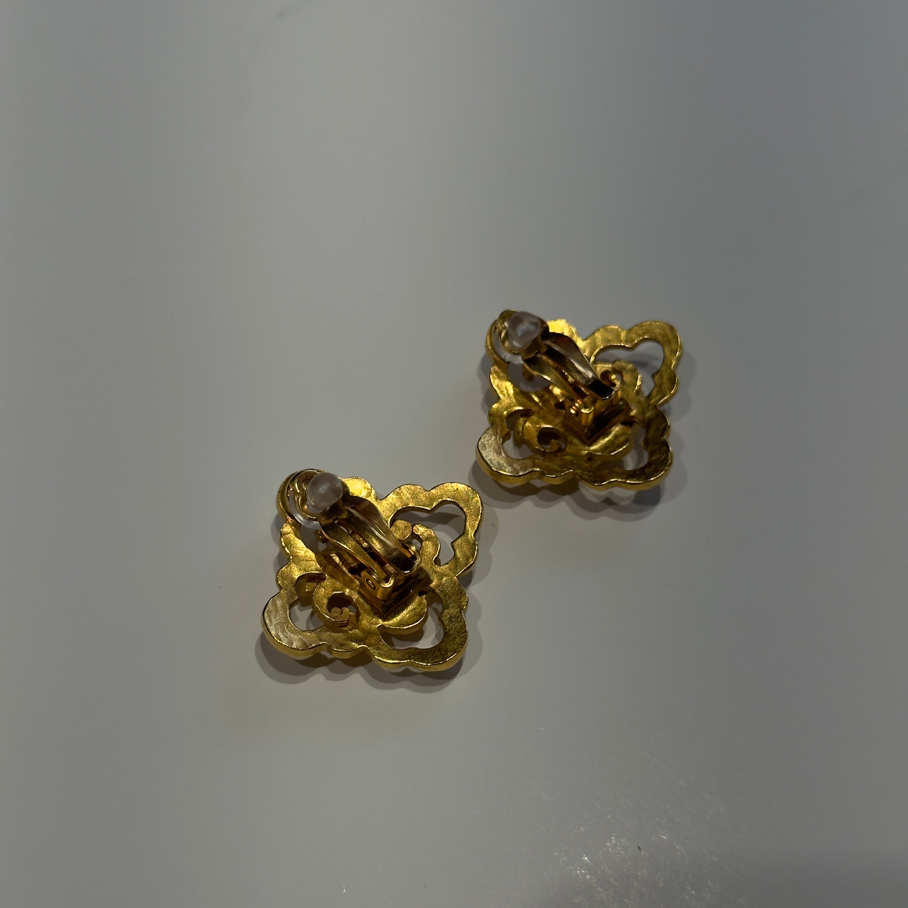 Chanel 1997P Clip On Earrings -  Replica Handbags 