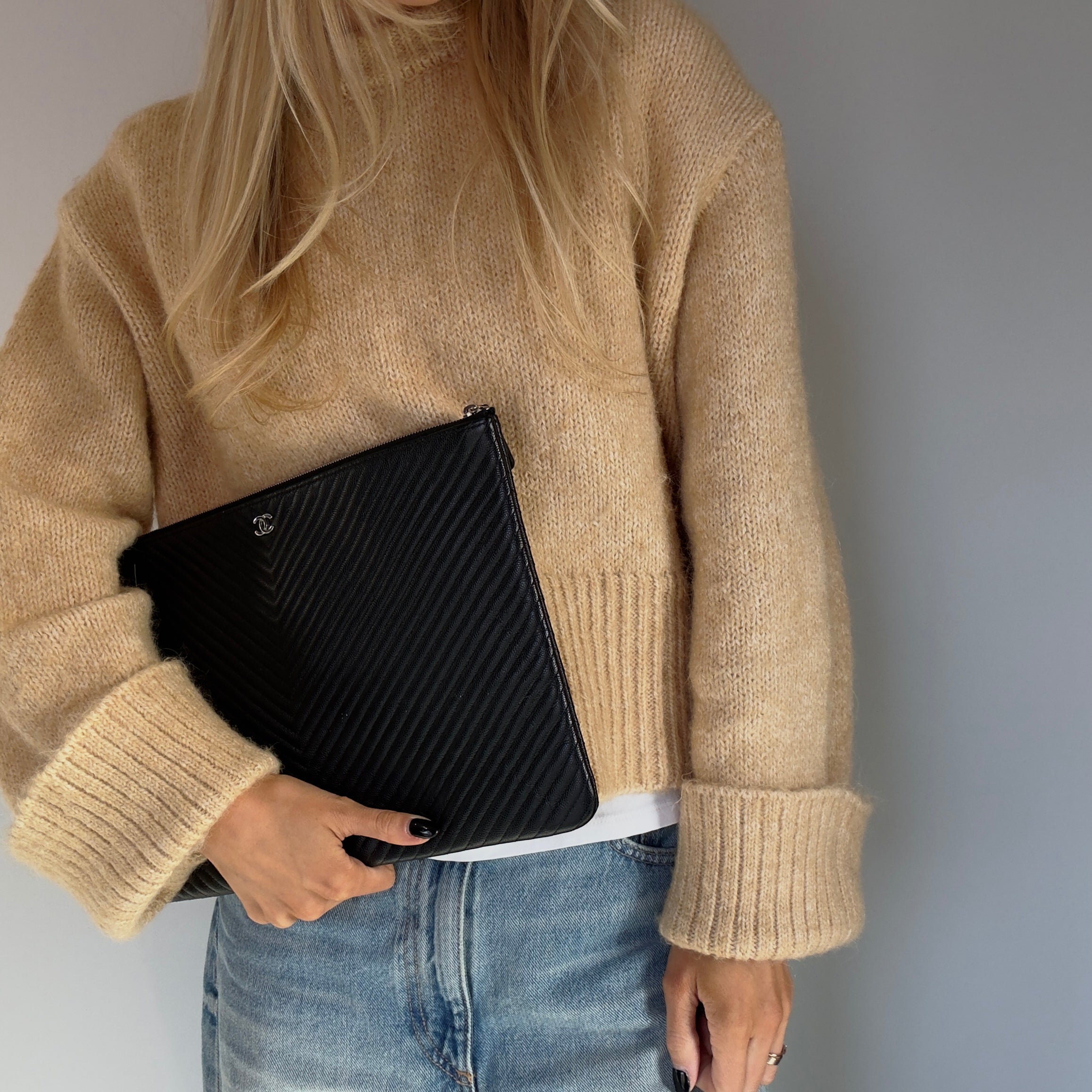 Chanel Caviar O-Case Chevron - Replica Handbags