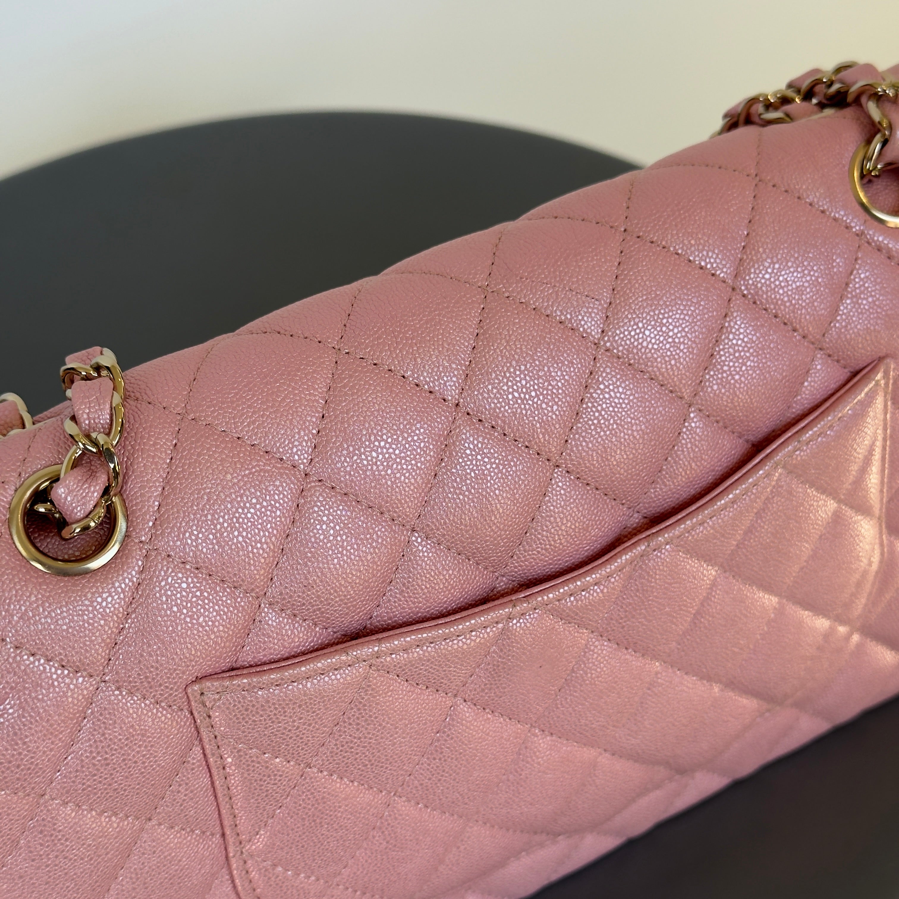 Chanel 19S Iridescent Pink Medium Classic Flap 2019 -  Replica Handbags 