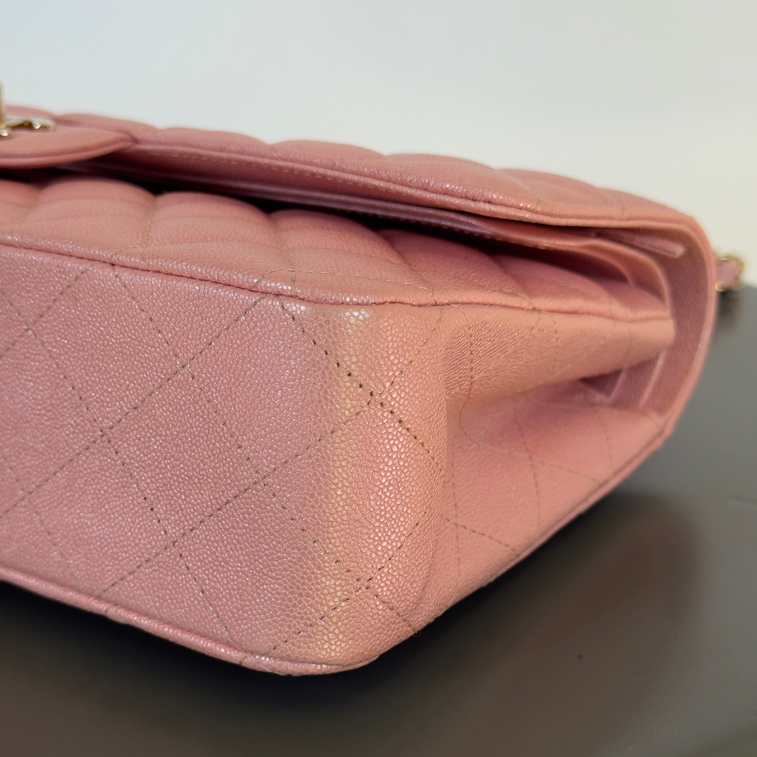 Chanel 19S Iridescent Pink Medium Classic Flap 2019 -  Replica Handbags 