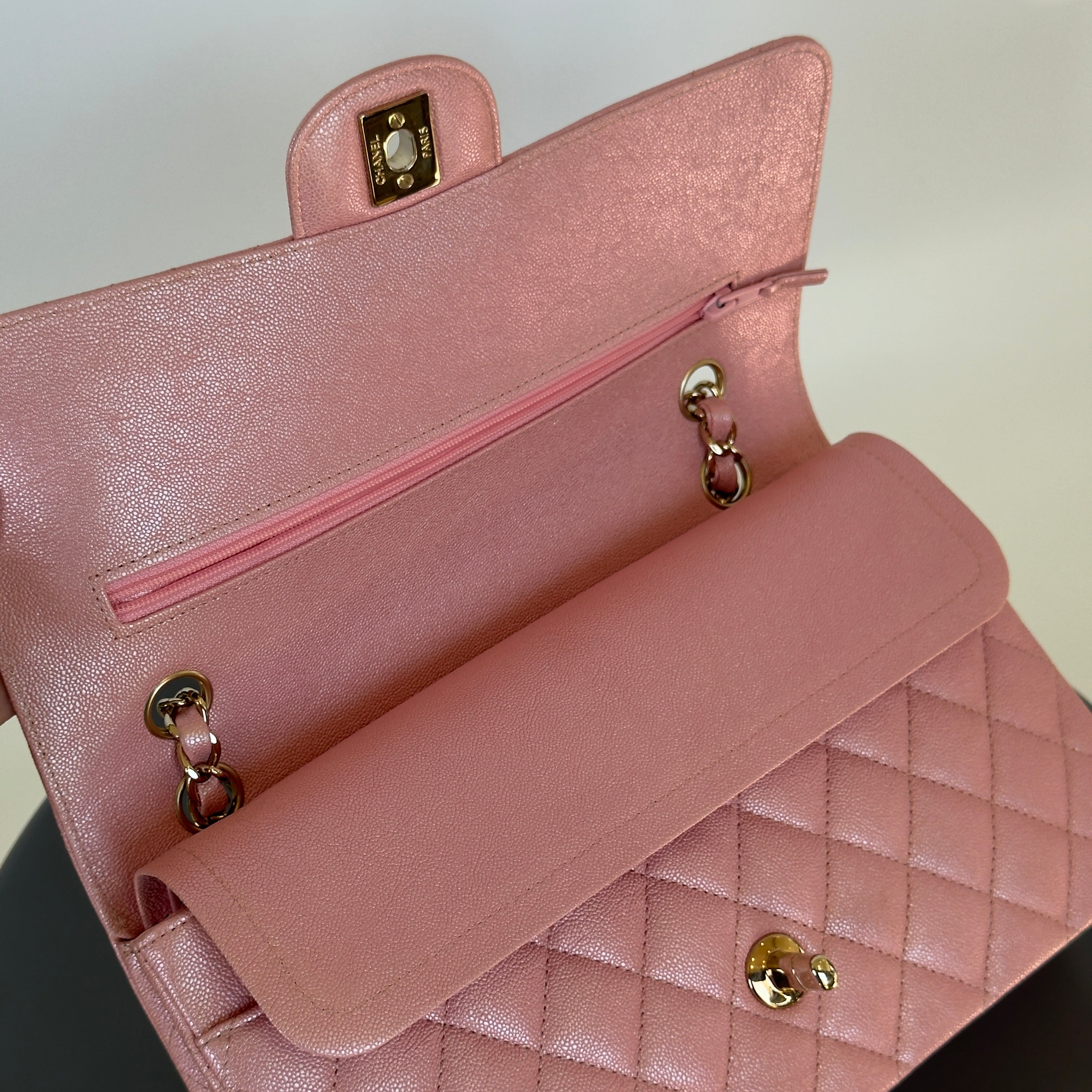 Chanel 19S Iridescent Pink Medium Classic Flap 2019 -  Replica Handbags 