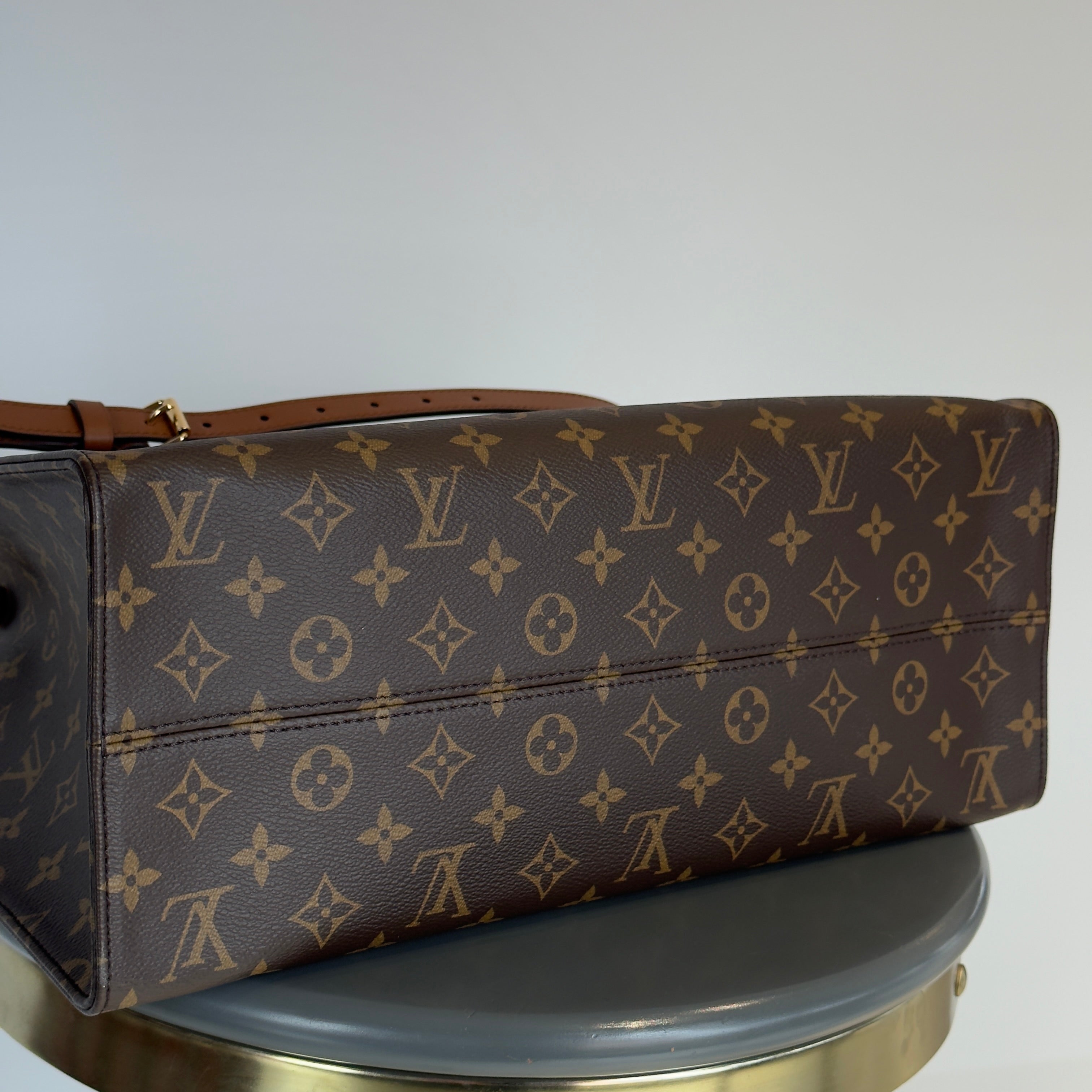Louis Vuitton Monogram On The Go Organizer -  Replica Handbags 