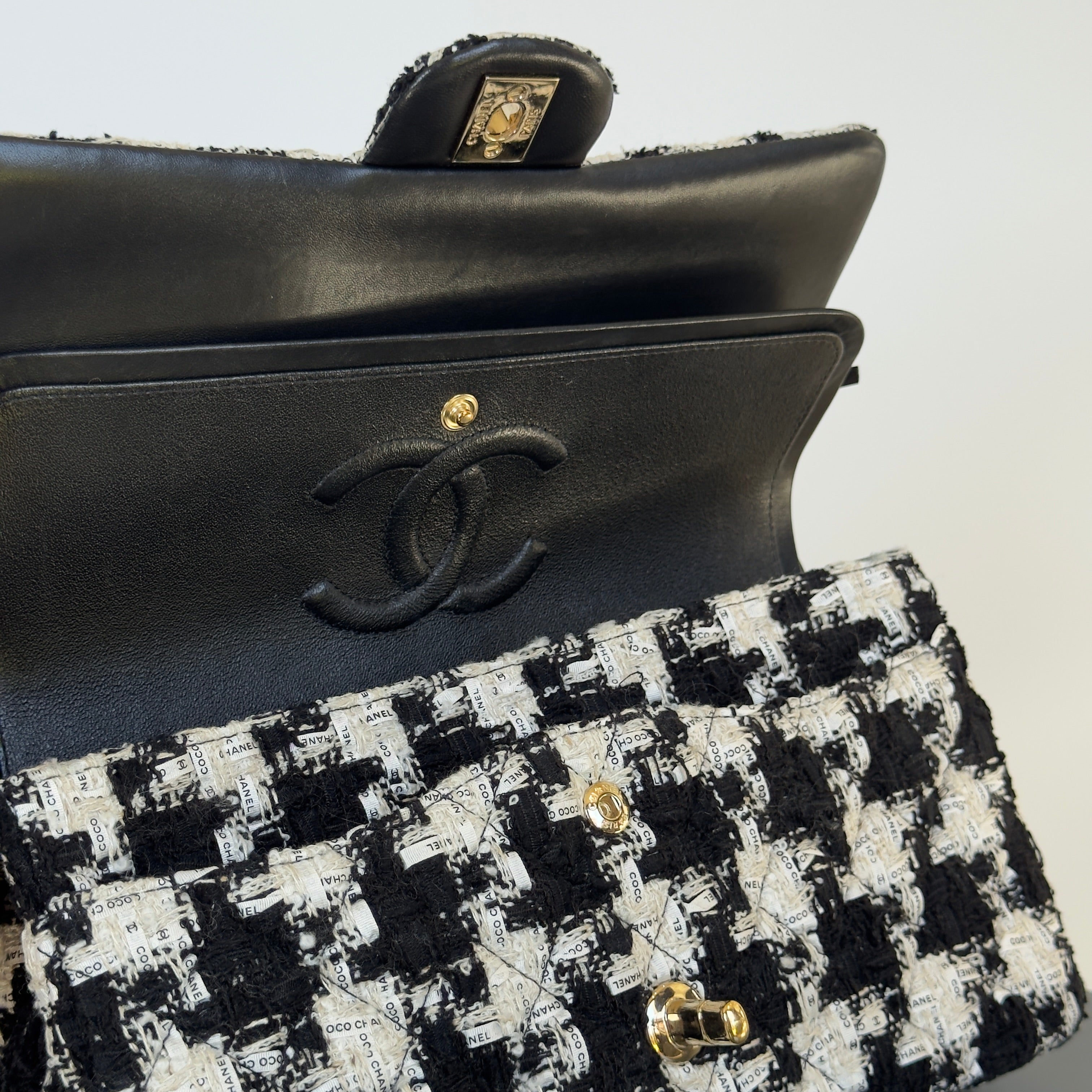Chanel Classic Double Flap Medium 20S Houndstooth Tweed Light Gold Hardware -  Replica Handbags 