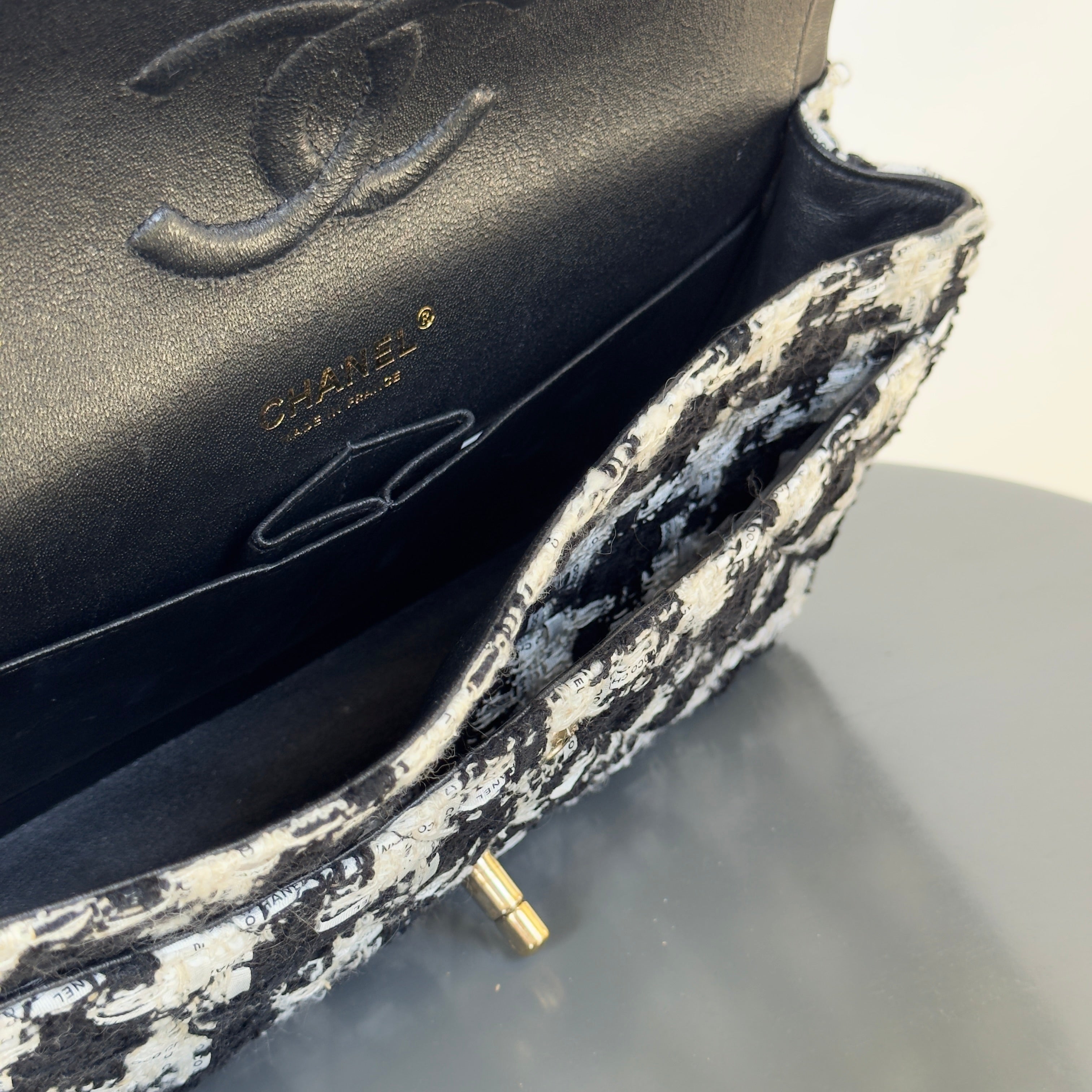 Chanel Classic Double Flap Medium 20S Houndstooth Tweed Light Gold Hardware -  Replica Handbags 