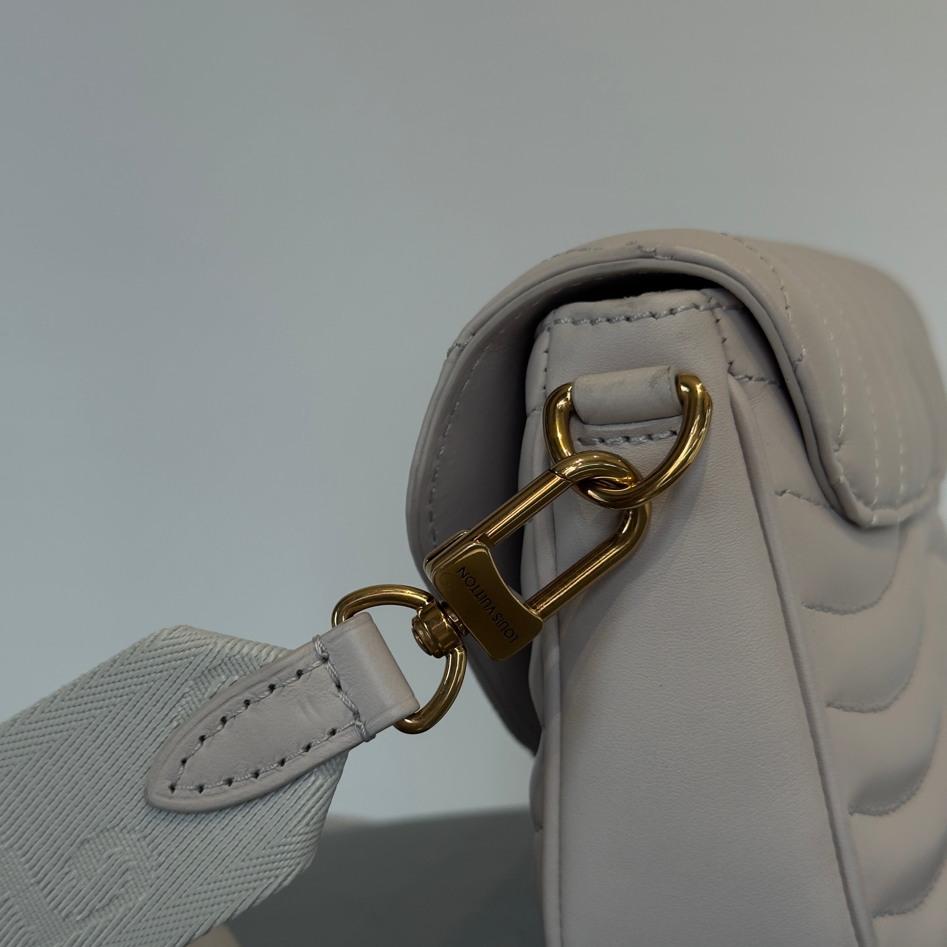 Louis Vuitton Wave Multi Pochette -  Replica Handbags 