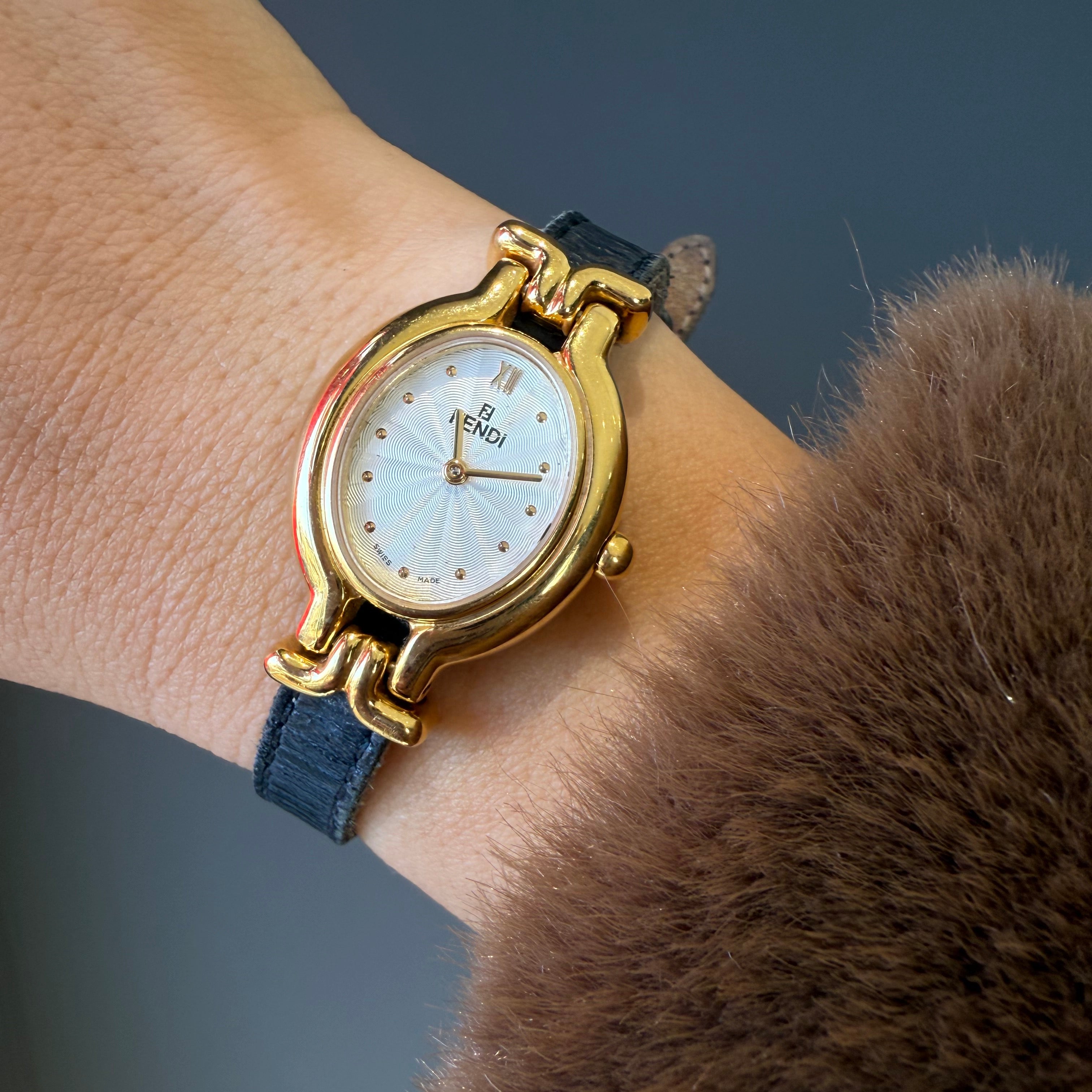 Fendi 640L Chameleon Watch With Eight Interchangeable Straps - Replica Handbags