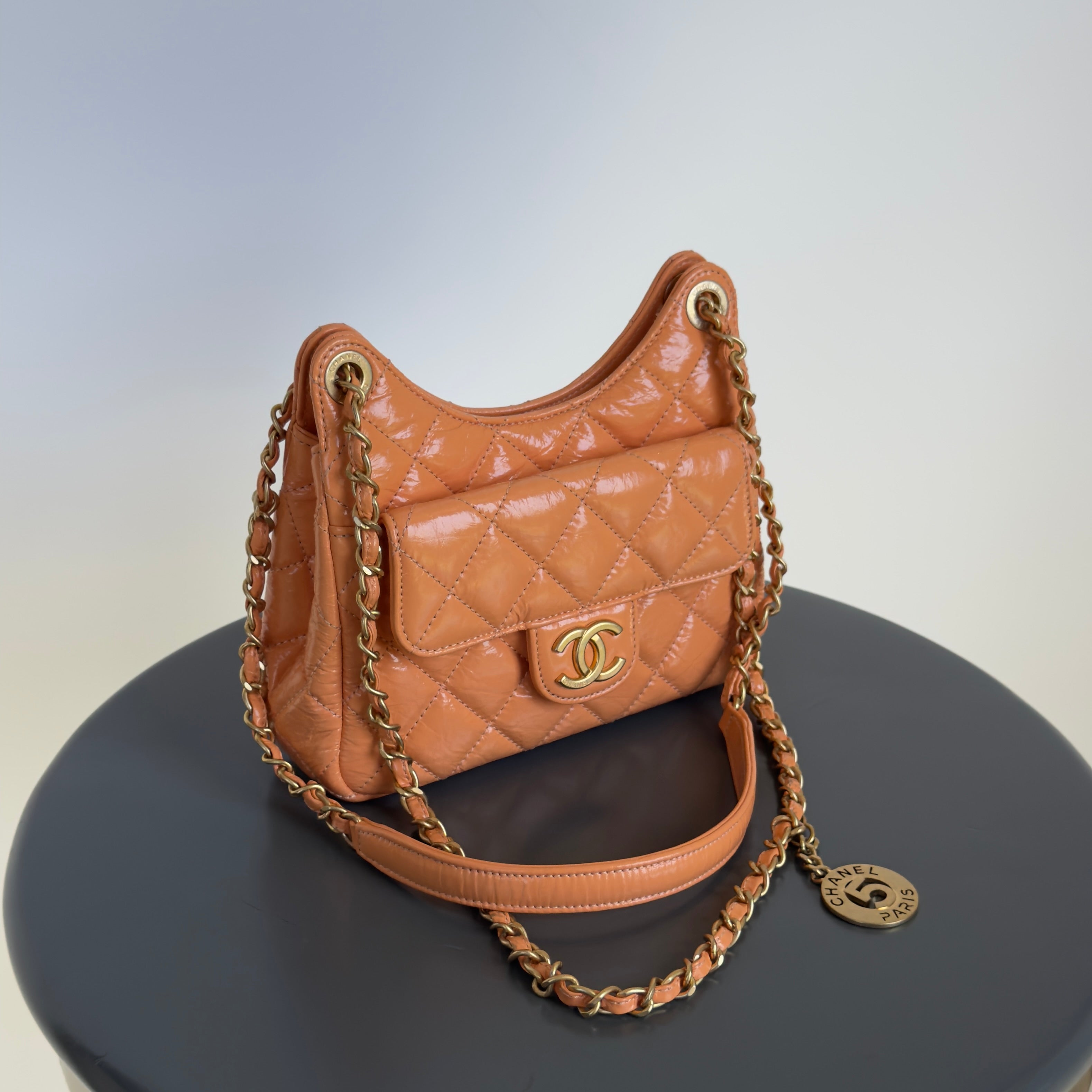 Chanel Orange Shiny Crumpled Quilted Leather Small Wavy CC Hobo 2023 -  Replica Handbags 