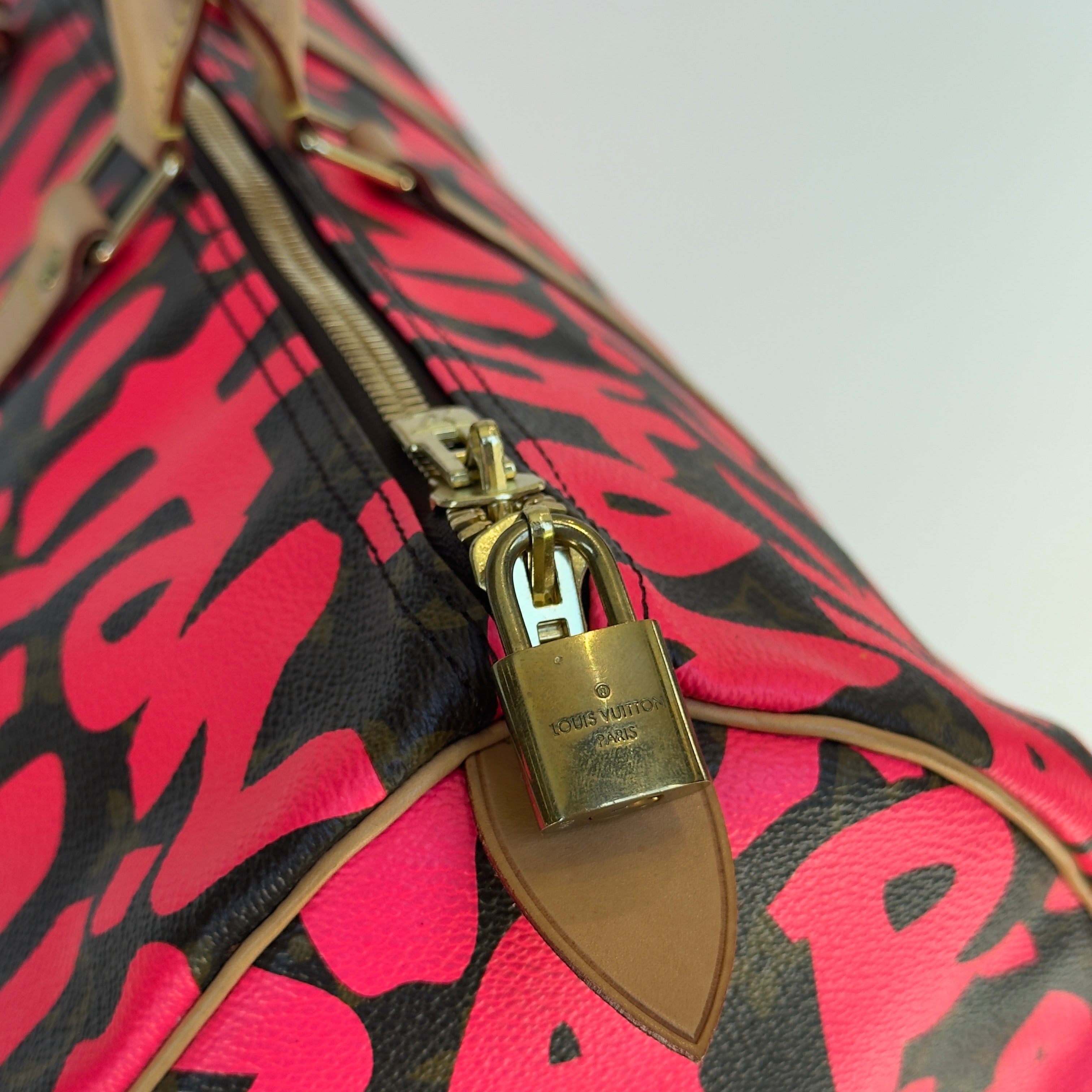Louis Vuitton Stephen Sprouse Monogram Graffiti Keepall 50 Fuchsia -  Replica Handbags 