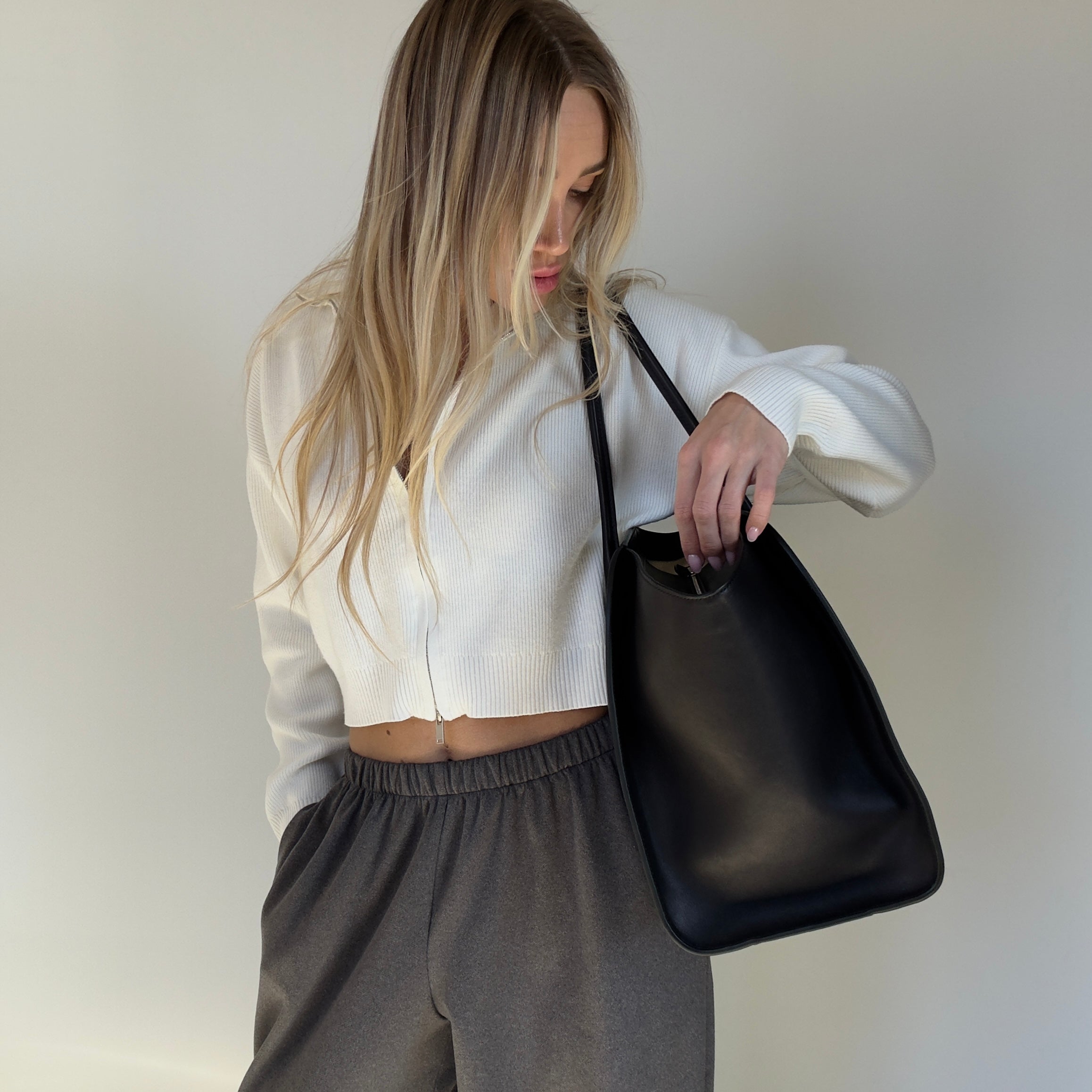 The Row Marlo 17 Tote Bag -  Replica Handbags 