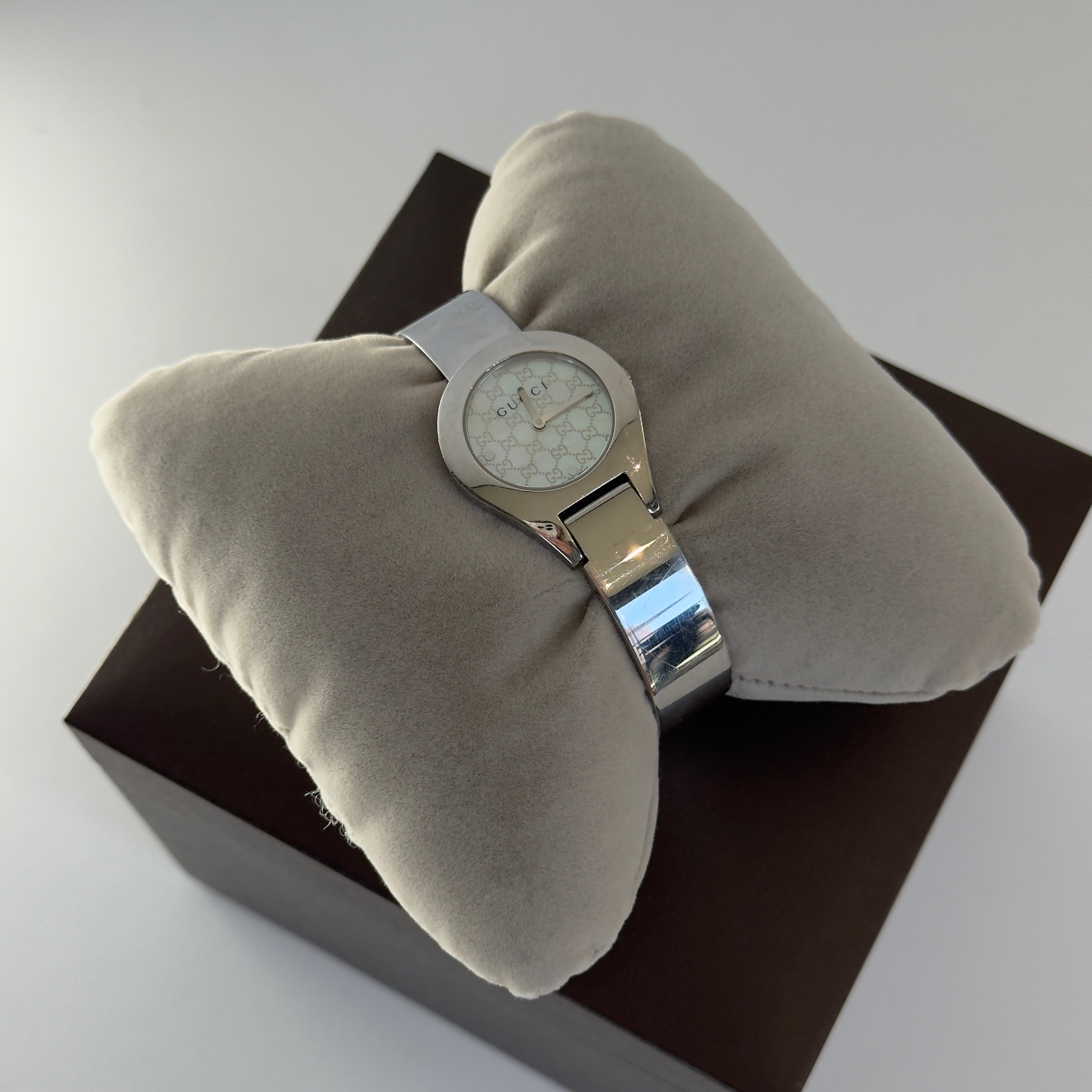 Gucci 6700L Stainless Steel Mother Of Pearl Dial Bangle Watch - Replica Handbags