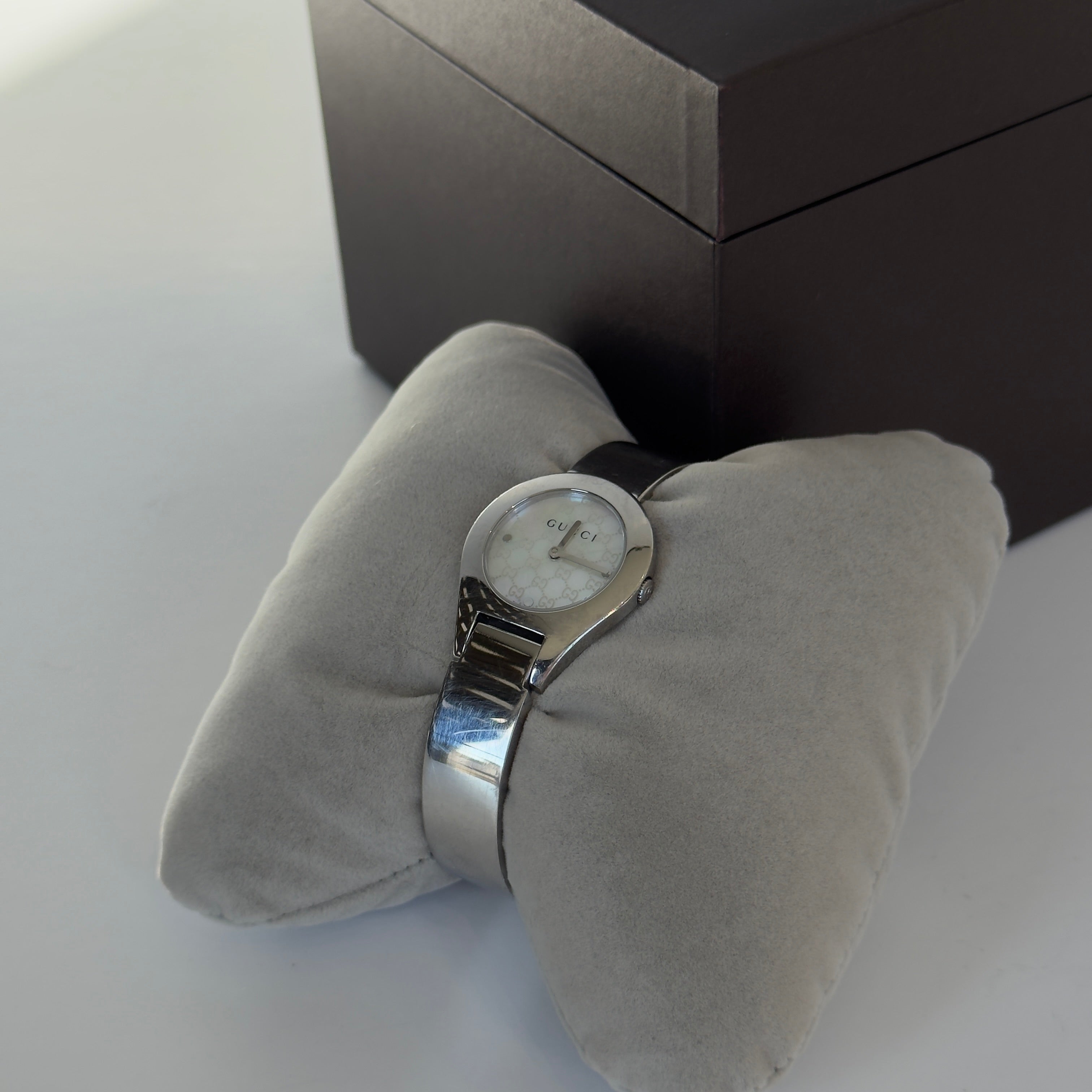 Gucci 6700L Stainless Steel Mother Of Pearl Dial Bangle Watch - Replica Handbags