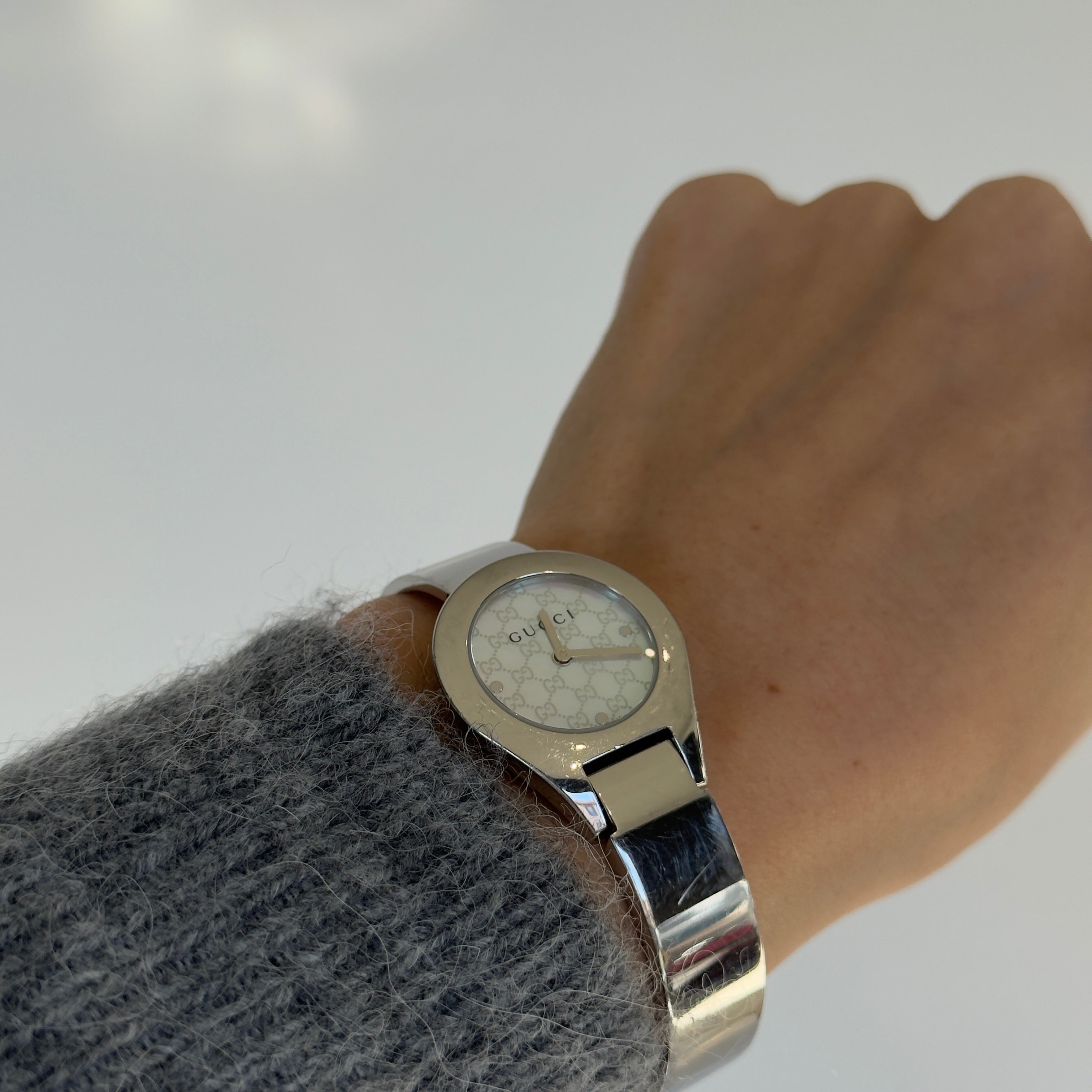 Gucci 6700L Stainless Steel Mother Of Pearl Dial Bangle Watch - Replica Handbags