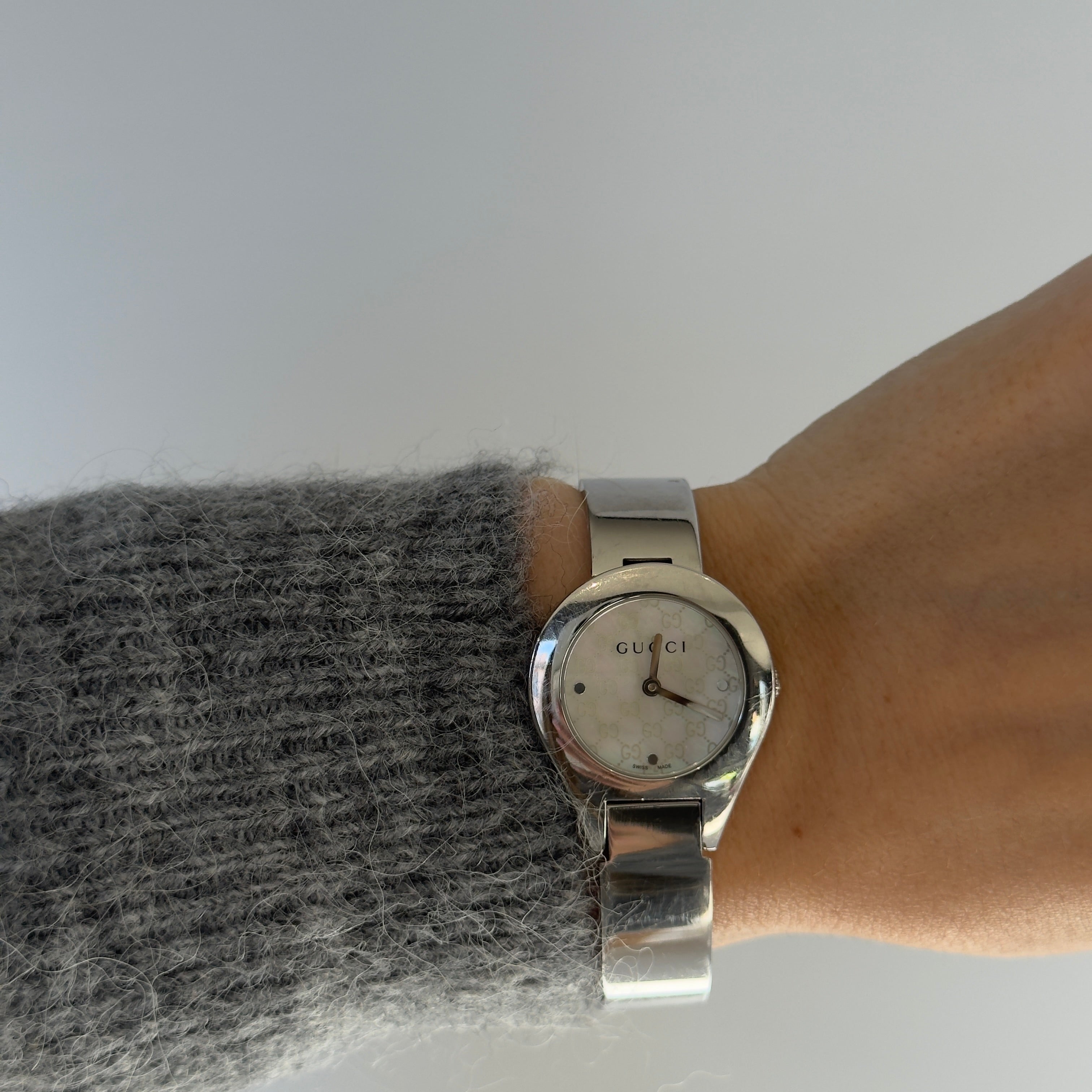 Gucci 6700L Stainless Steel Mother Of Pearl Dial Bangle Watch - Replica Handbags