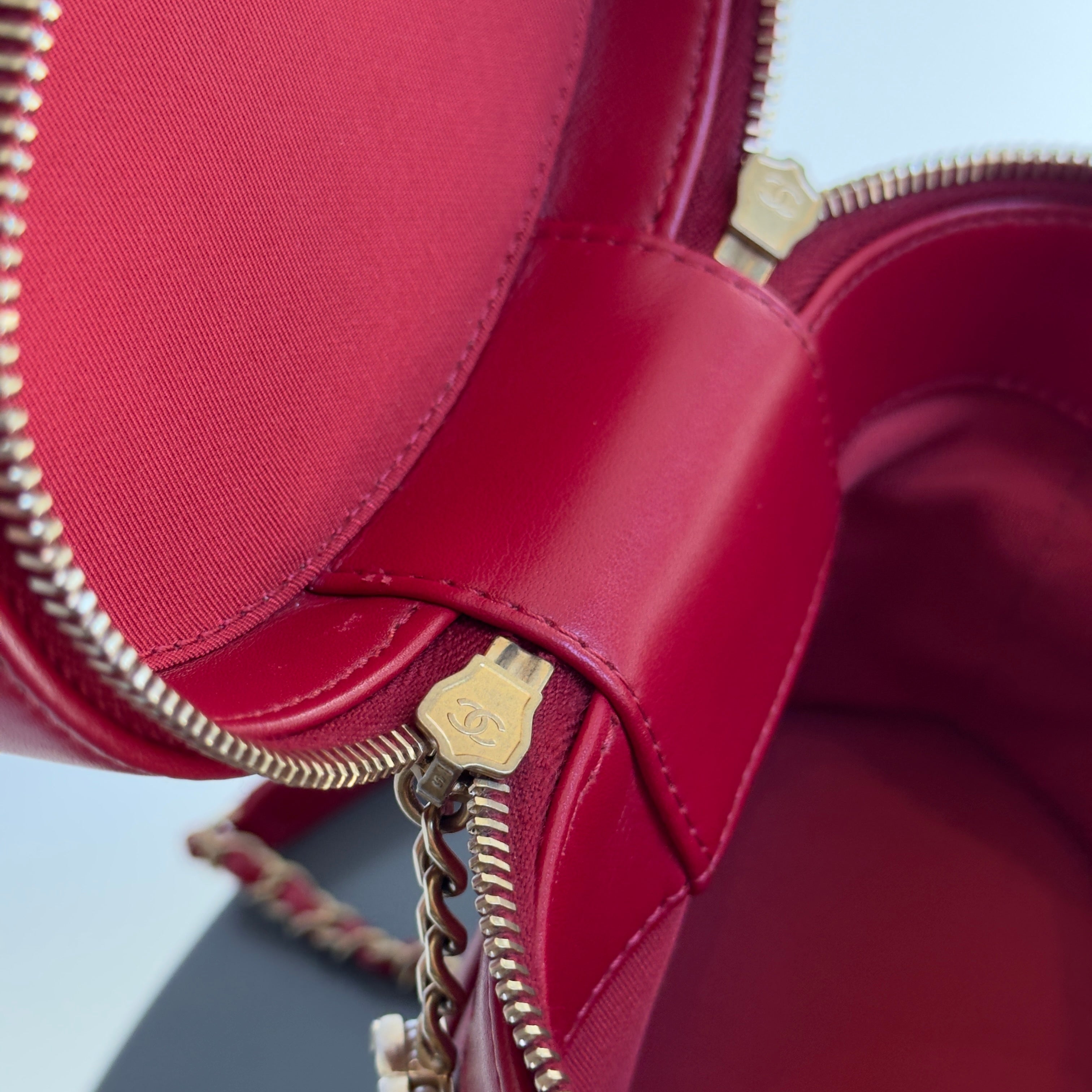 Chanel Pearl Logo Red Top Handle Vanity Case With Chain