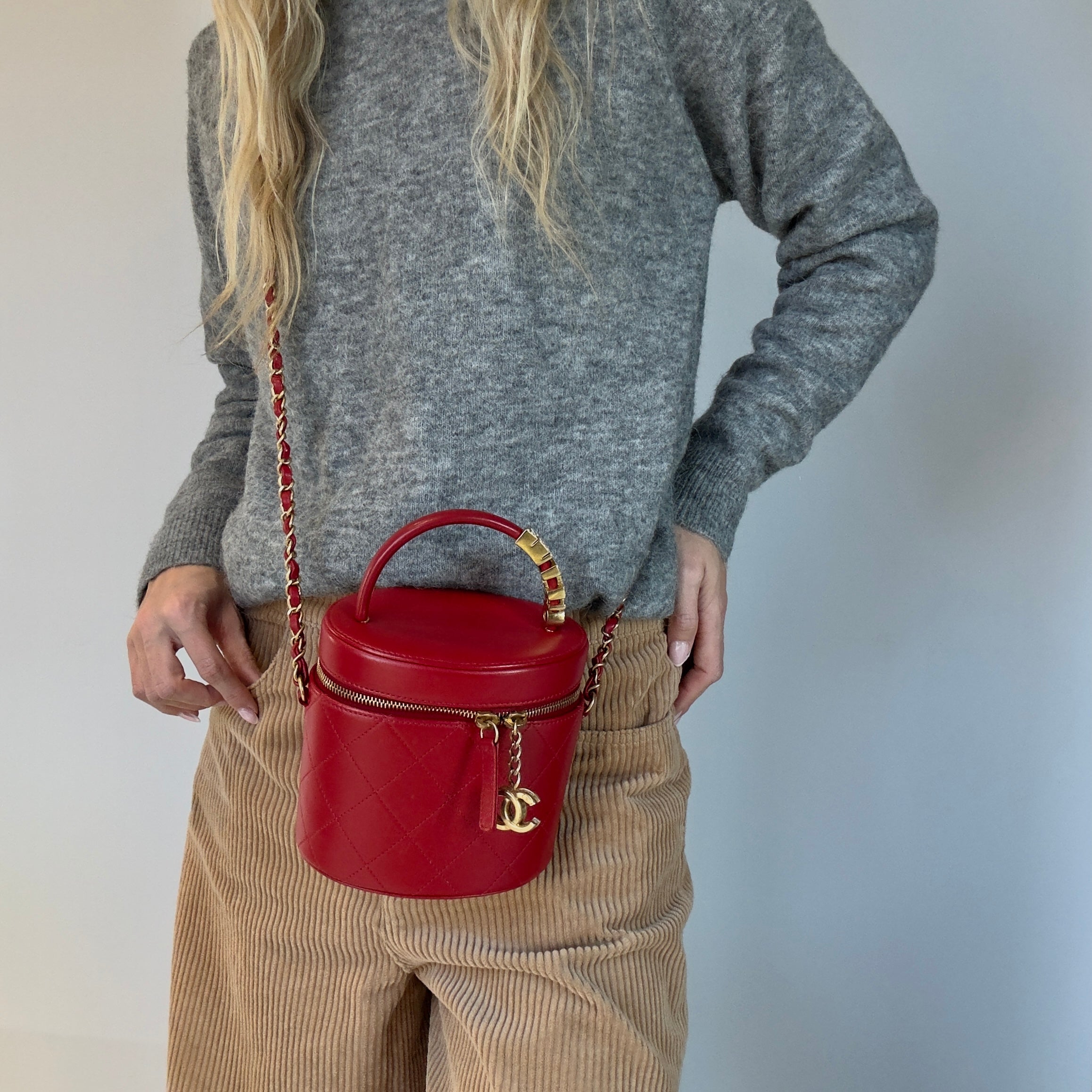 Chanel Pearl Logo Red Top Handle Vanity Case With Chain