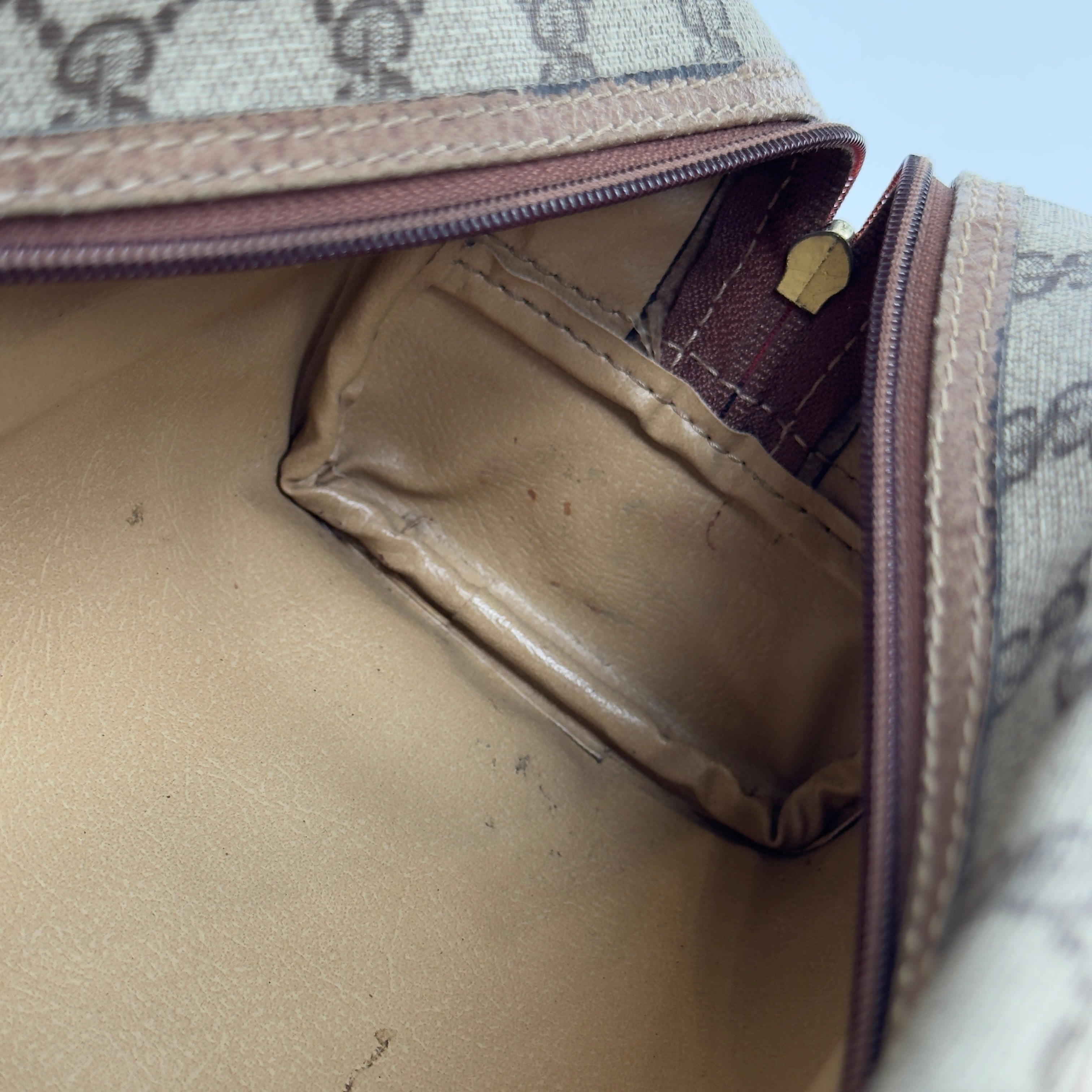 Vintage Gucci GG Supreme Canvas Cosmetic Case -  Replica Handbags 