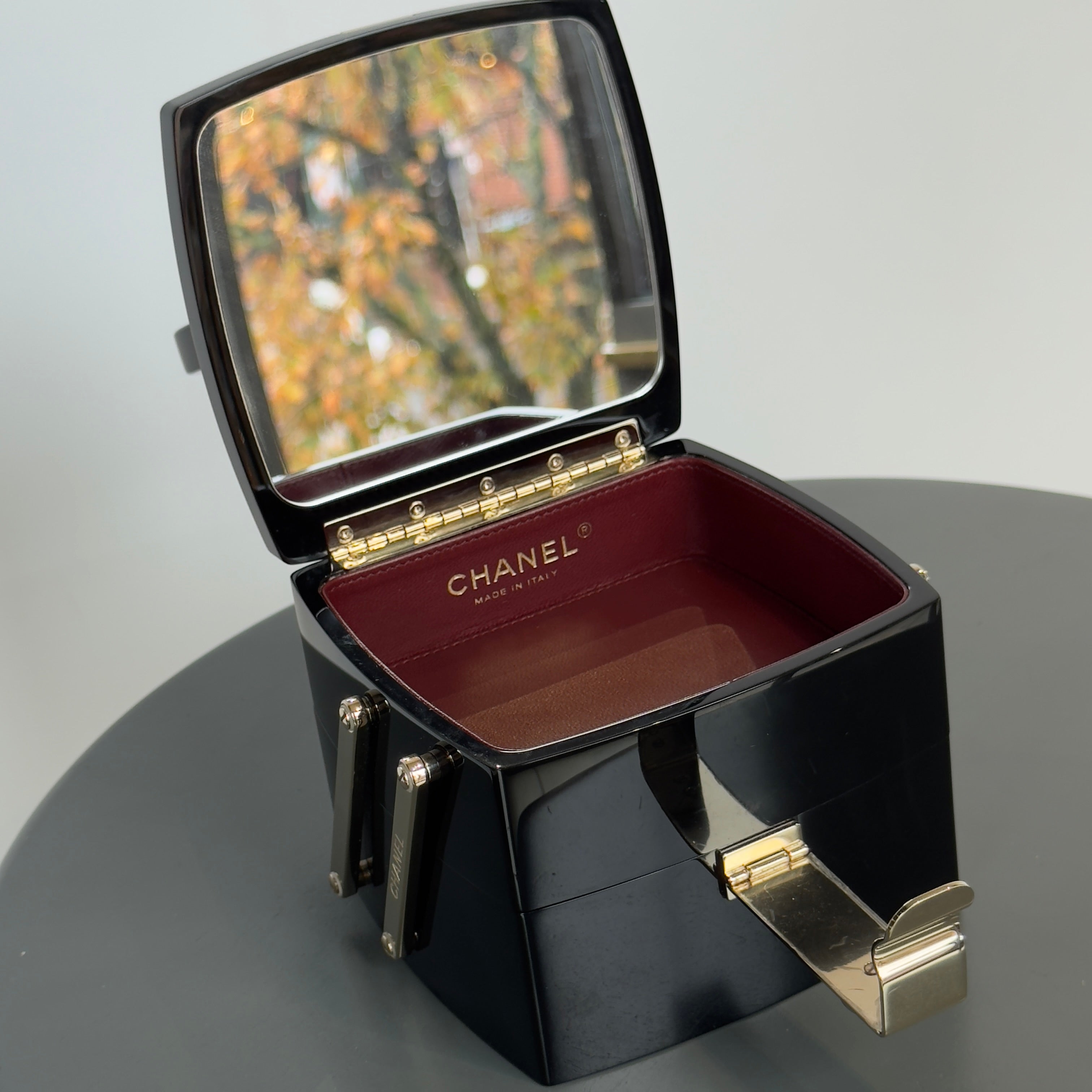 Chanel Black Lucite Devil Wears Prada Runway Top Handle Bag Fall 2016 Minaudiere -  Replica Handbags 