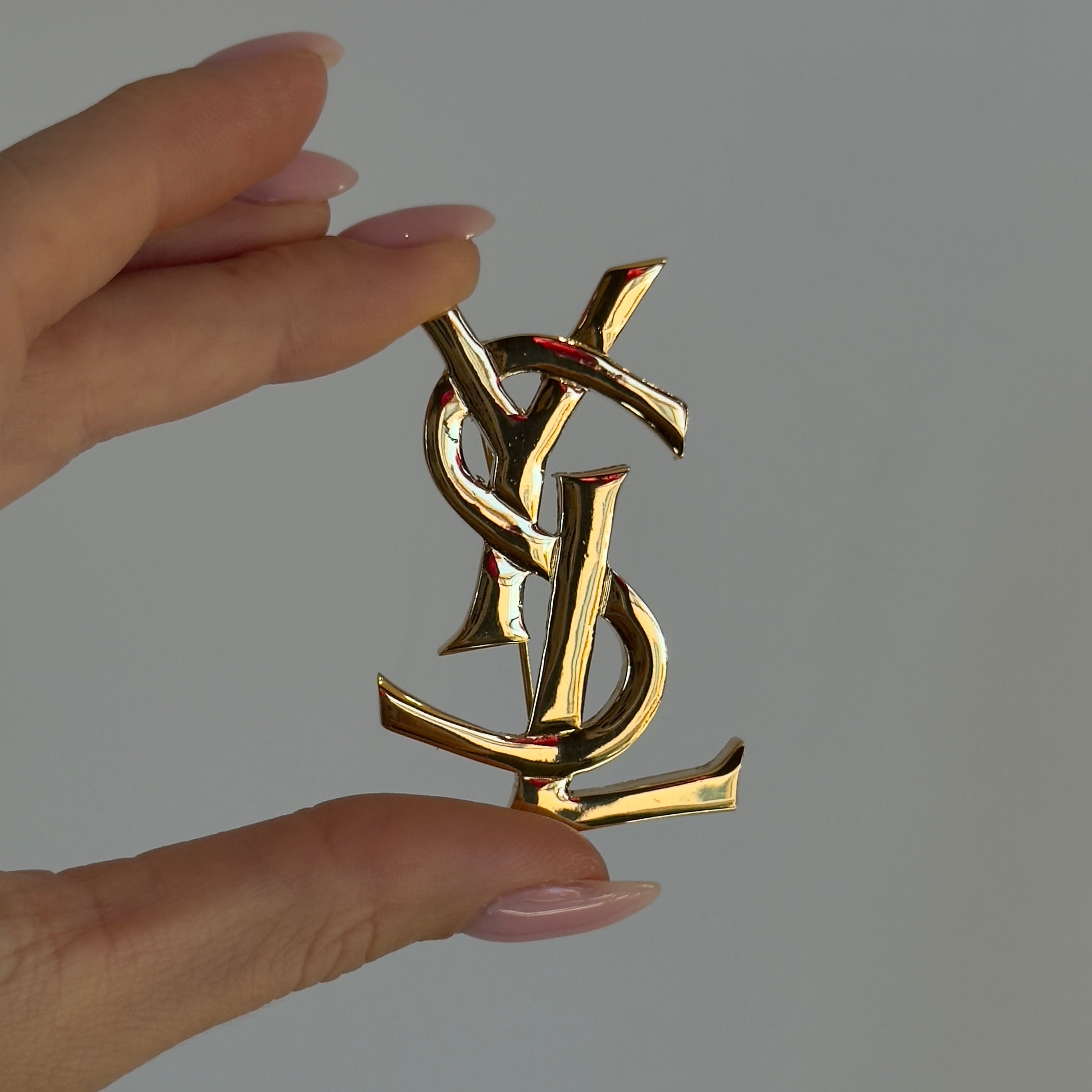 Saint Laurent YSL Smooth Brooch - Replica Handbags