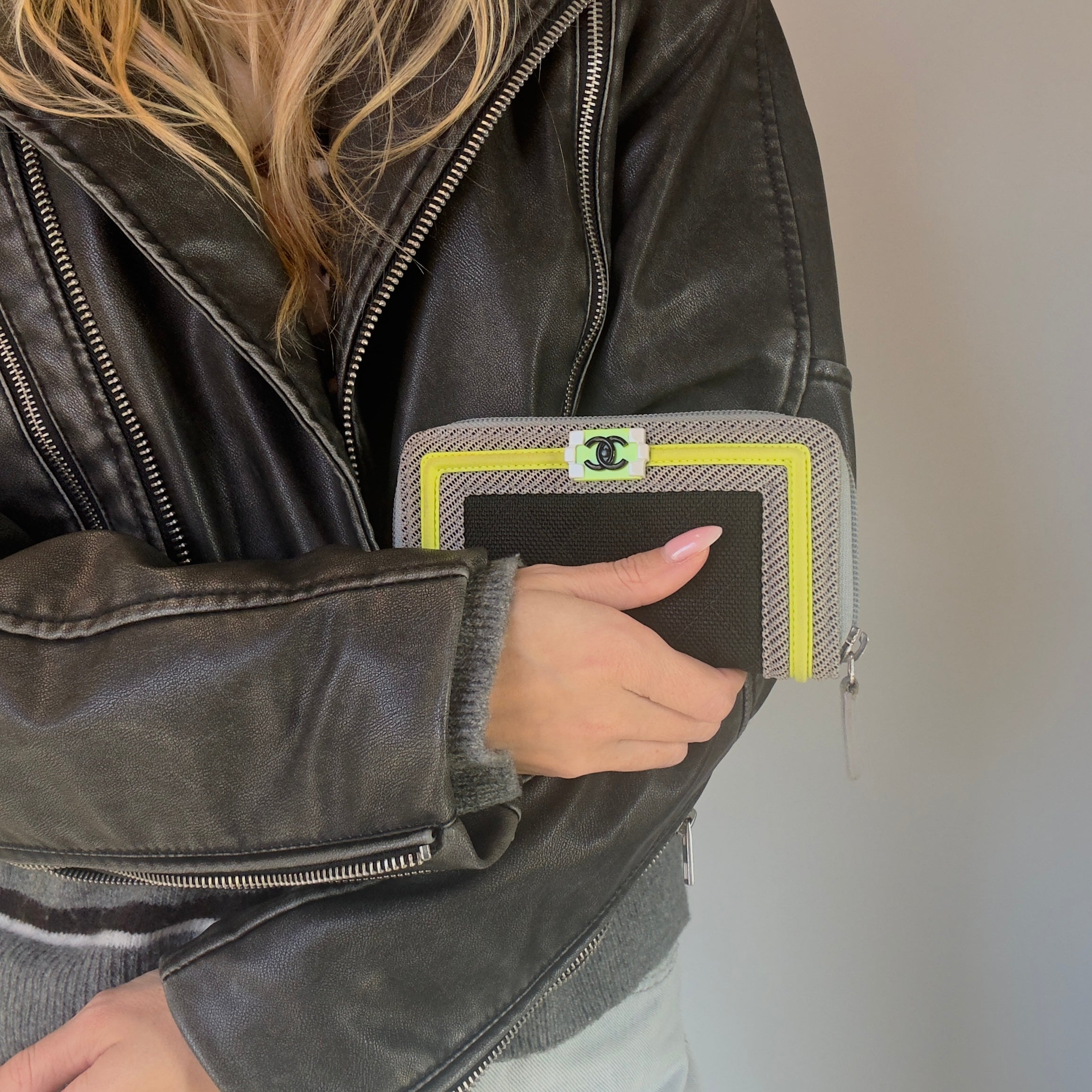 Chanel Small Zipped Boy Wallet Limited Edition -  Replica Handbags 