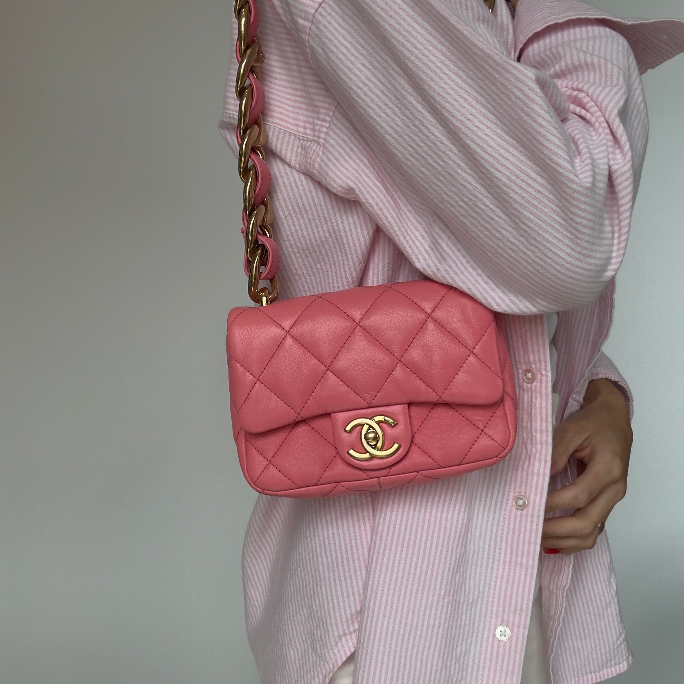 Chanel 22S Mini Flap Bag Seasonal Color -  Replica Handbags 