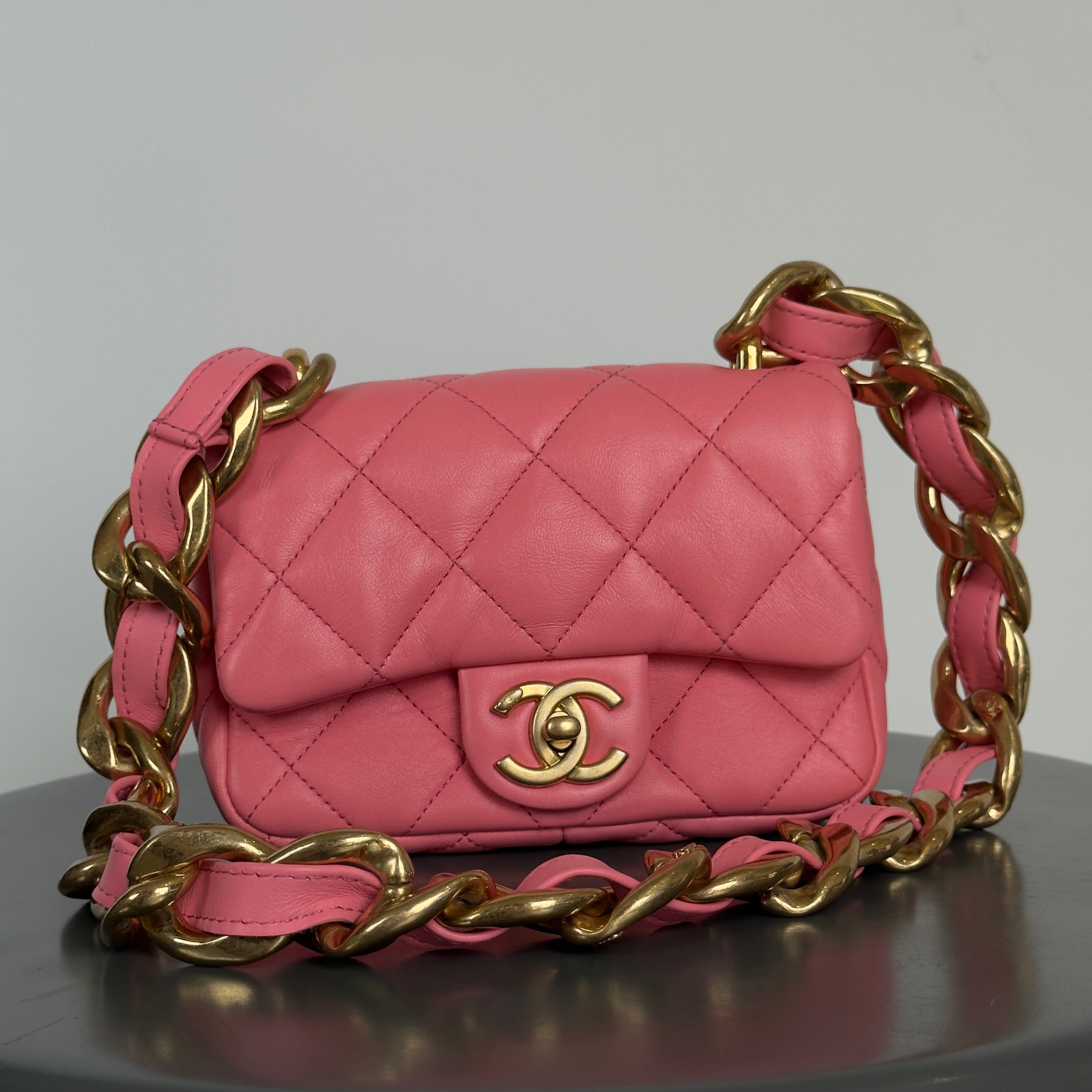 Chanel 22S Mini Flap Bag Seasonal Color -  Replica Handbags 