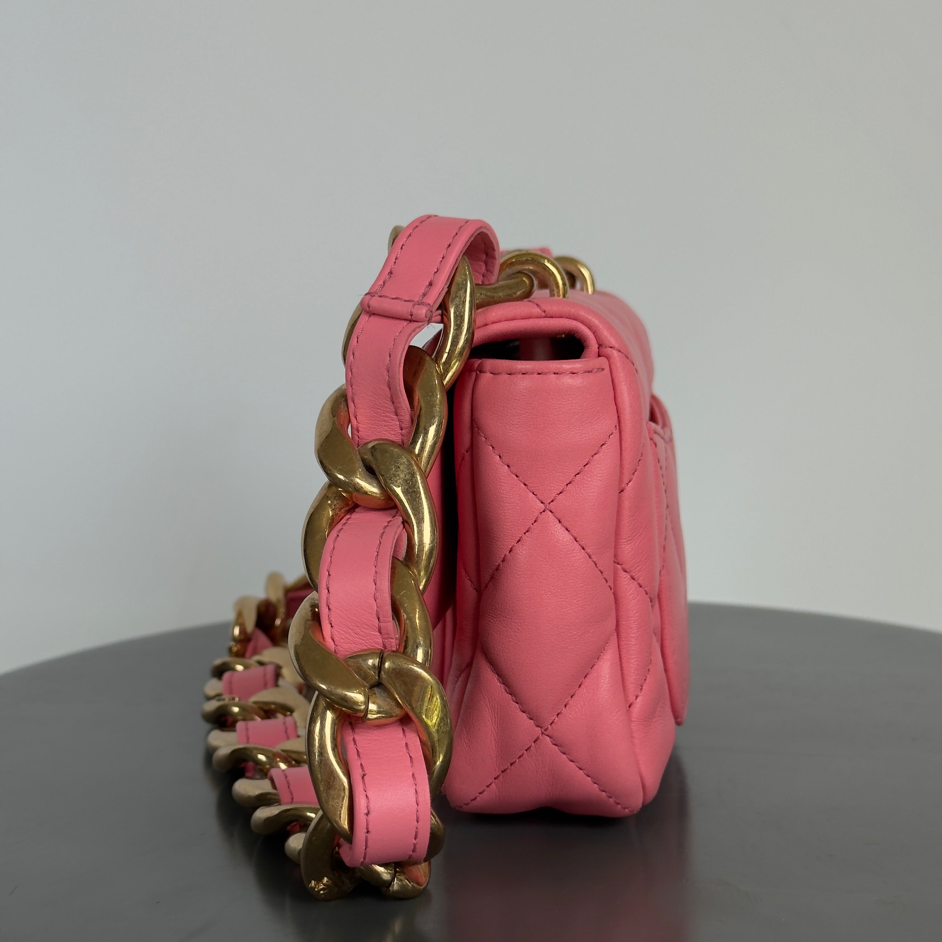 Chanel 22S Mini Flap Bag Seasonal Color - Replica Handbags