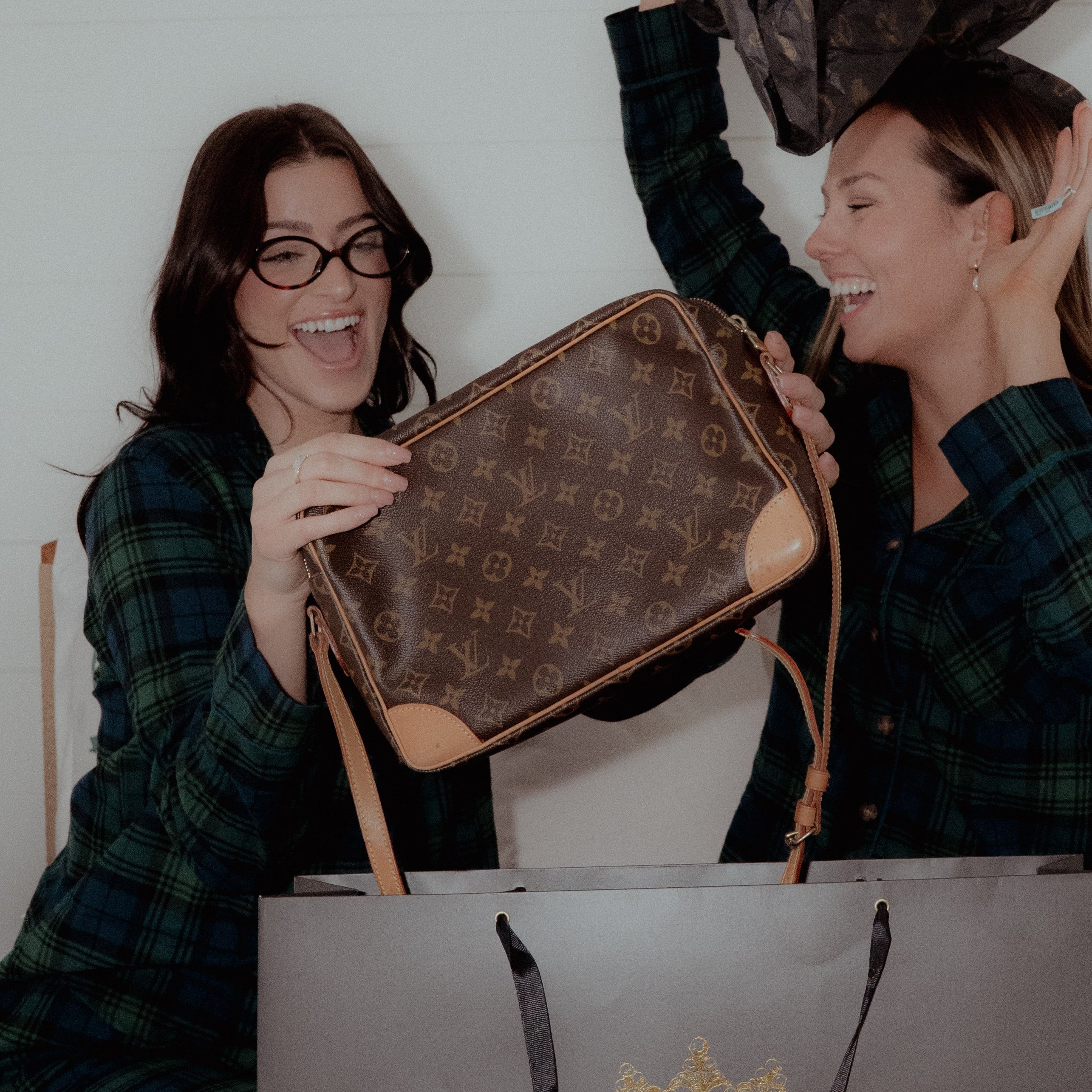 Louis Vuitton Monogram Trocadero 27 - Replica Handbags