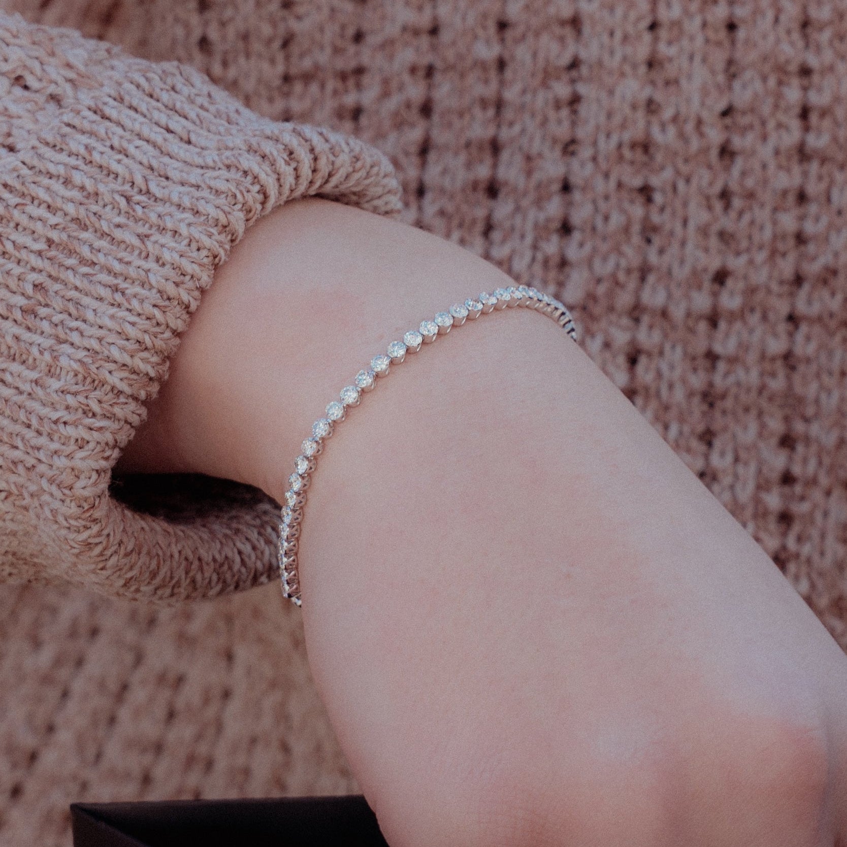 Lab Grown Round Diamond 5 Carat Floating Tennis Bracelet -  Replica Handbags 