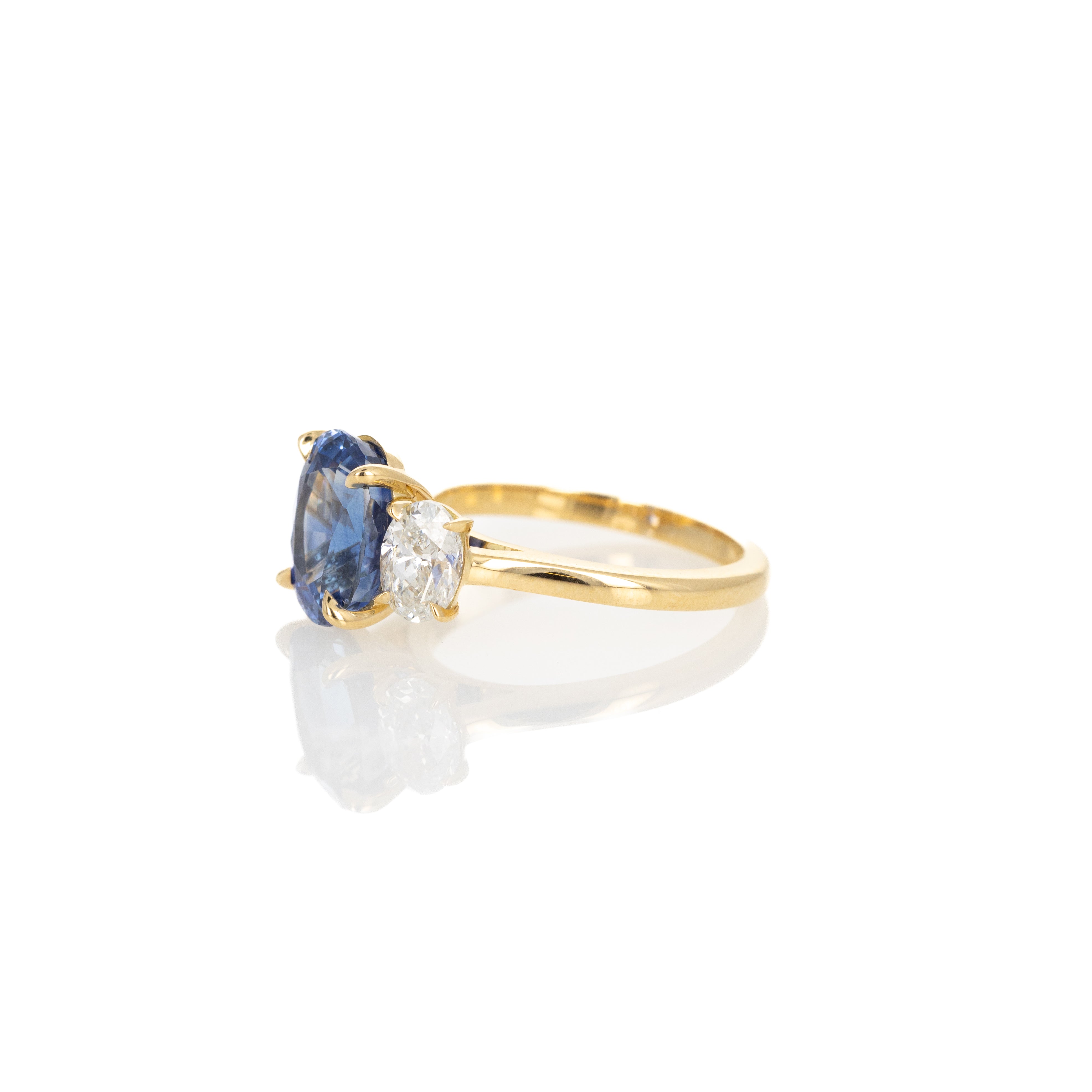 18K Yellow Gold 5.07 Carat Oval Ceylon Sapphire Diamond Three Stone Ring - Replica Handbags