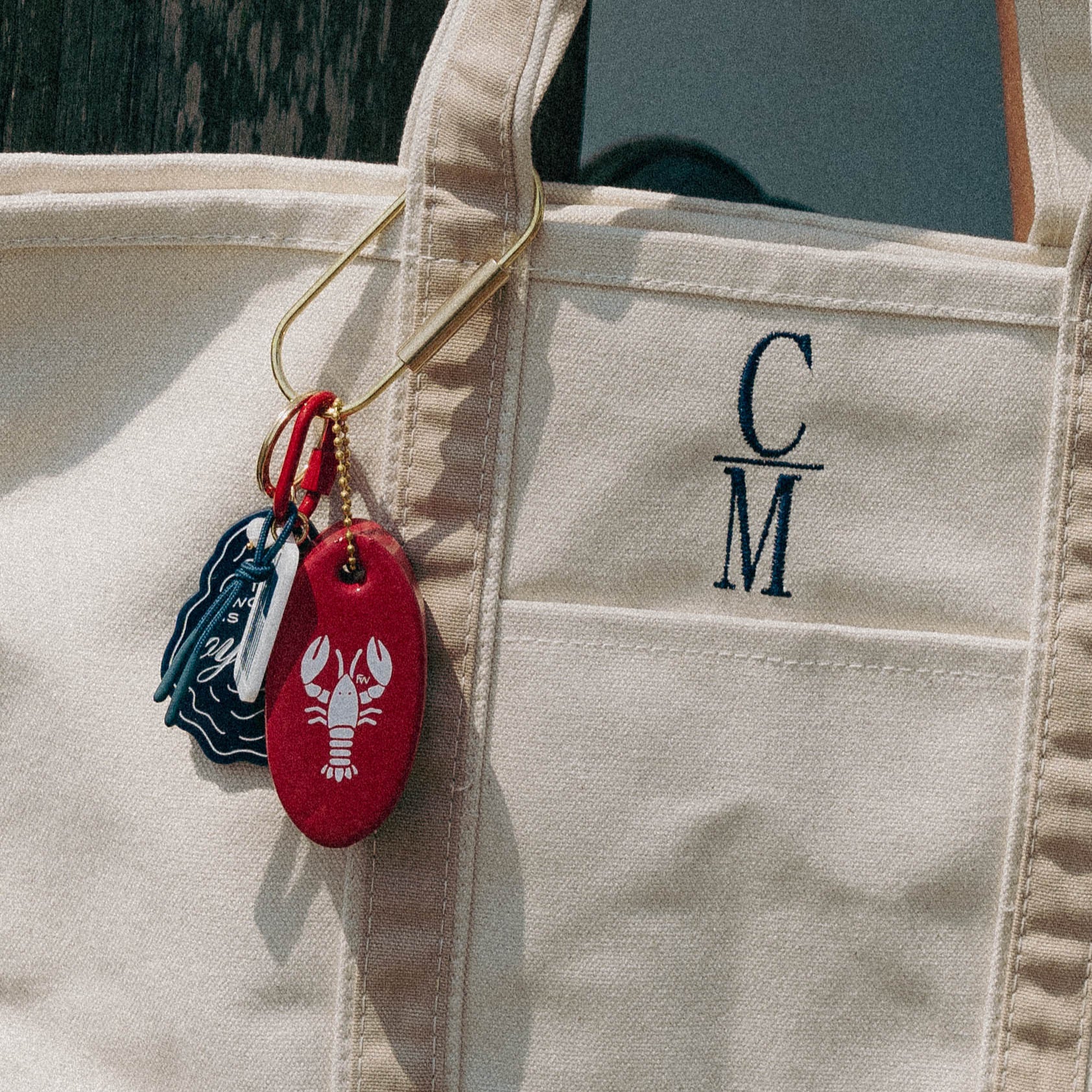 Embroidered Cape May Medium Canvas Boat Tote x Freshwater Curated Goods Bag Charms - Replica Handbags