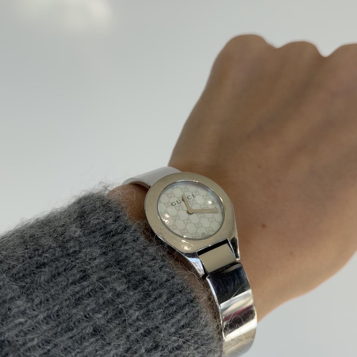 Gucci 6700L Stainless Steel Mother Of Pearl Dial Bangle Watch -  Replica Handbags 