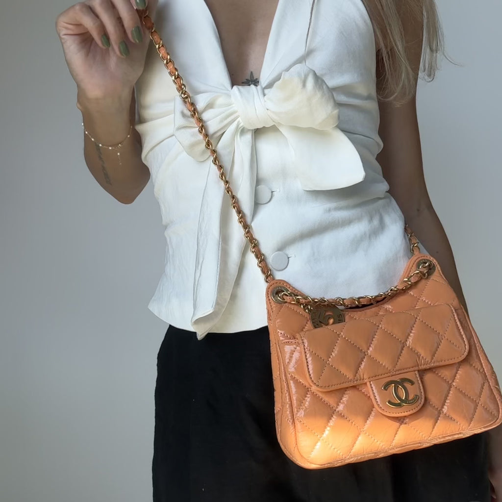 Chanel Orange Shiny Crumpled Quilted Leather Small Wavy CC Hobo 2023 -  Replica Handbags 
