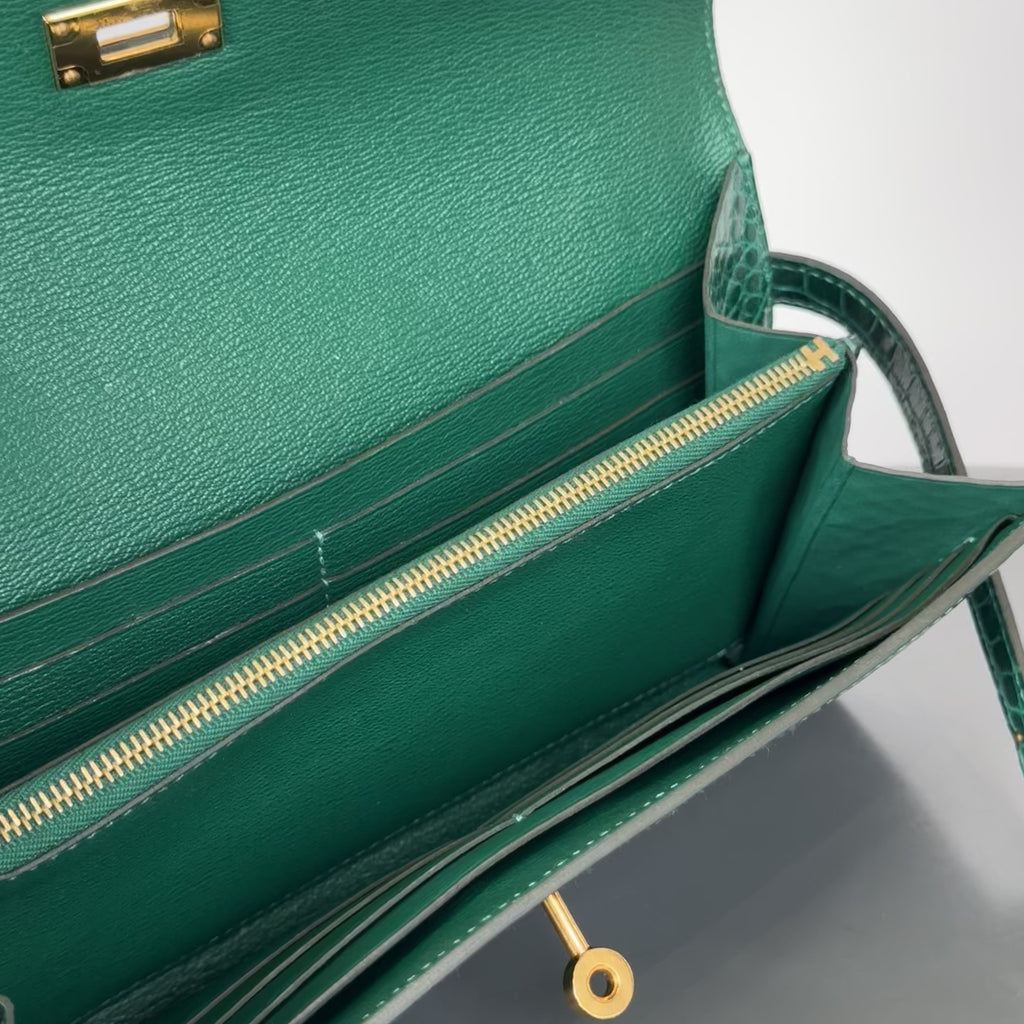 Hermes Kelly Longue Wallet Emerald Shiny Alligator -  Replica Handbags 