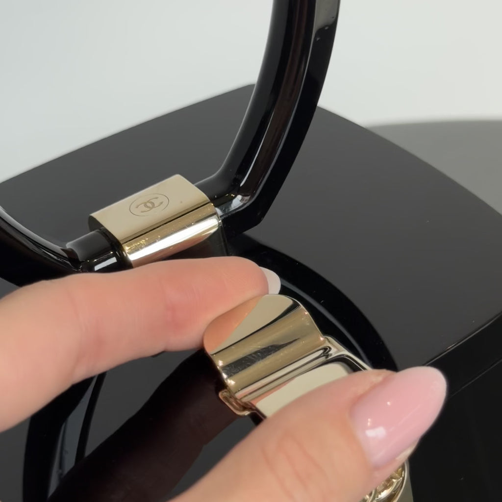 Chanel Black Lucite Devil Wears Prada Runway Top Handle Bag Fall 2016 Minaudiere -  Replica Handbags 