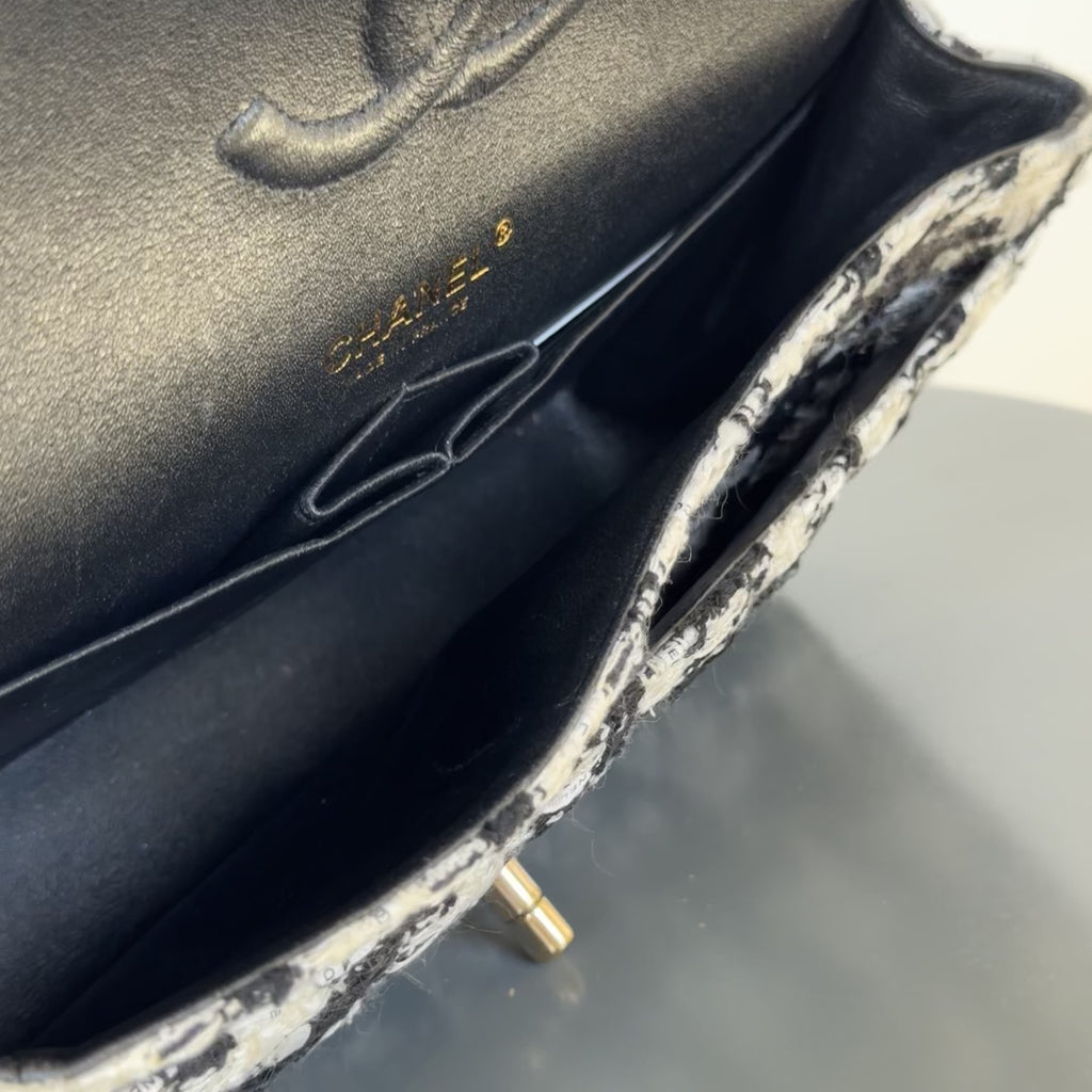 Chanel Classic Double Flap Medium 20S Houndstooth Tweed Light Gold Hardware -  Replica Handbags 